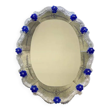 Miroir ovale vénitien sculpté à la main dans le style verre de Murano, début du XXIe siècle