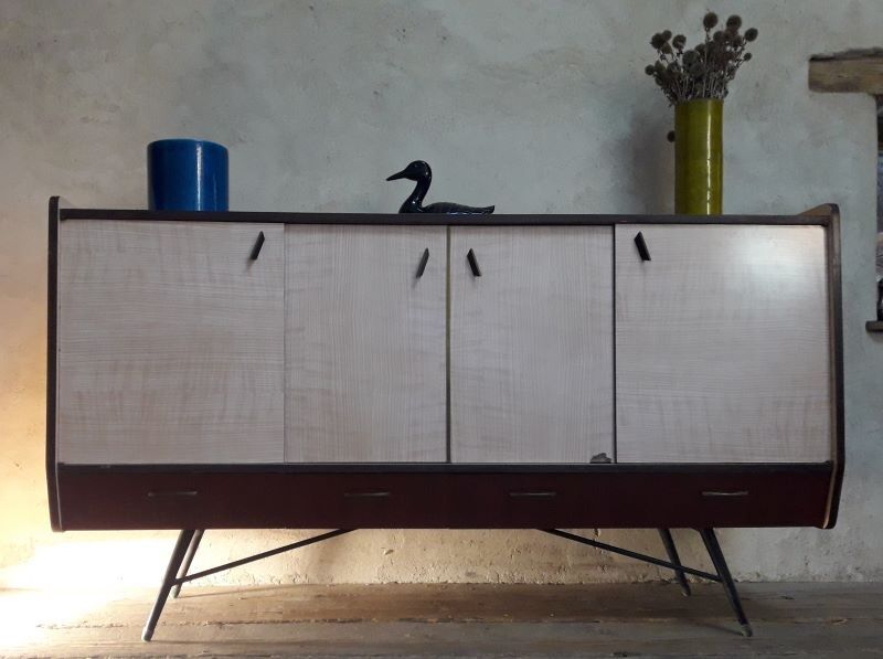 Buffet enfilade dining room