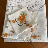 Vintage tablecloth and 6 napkins