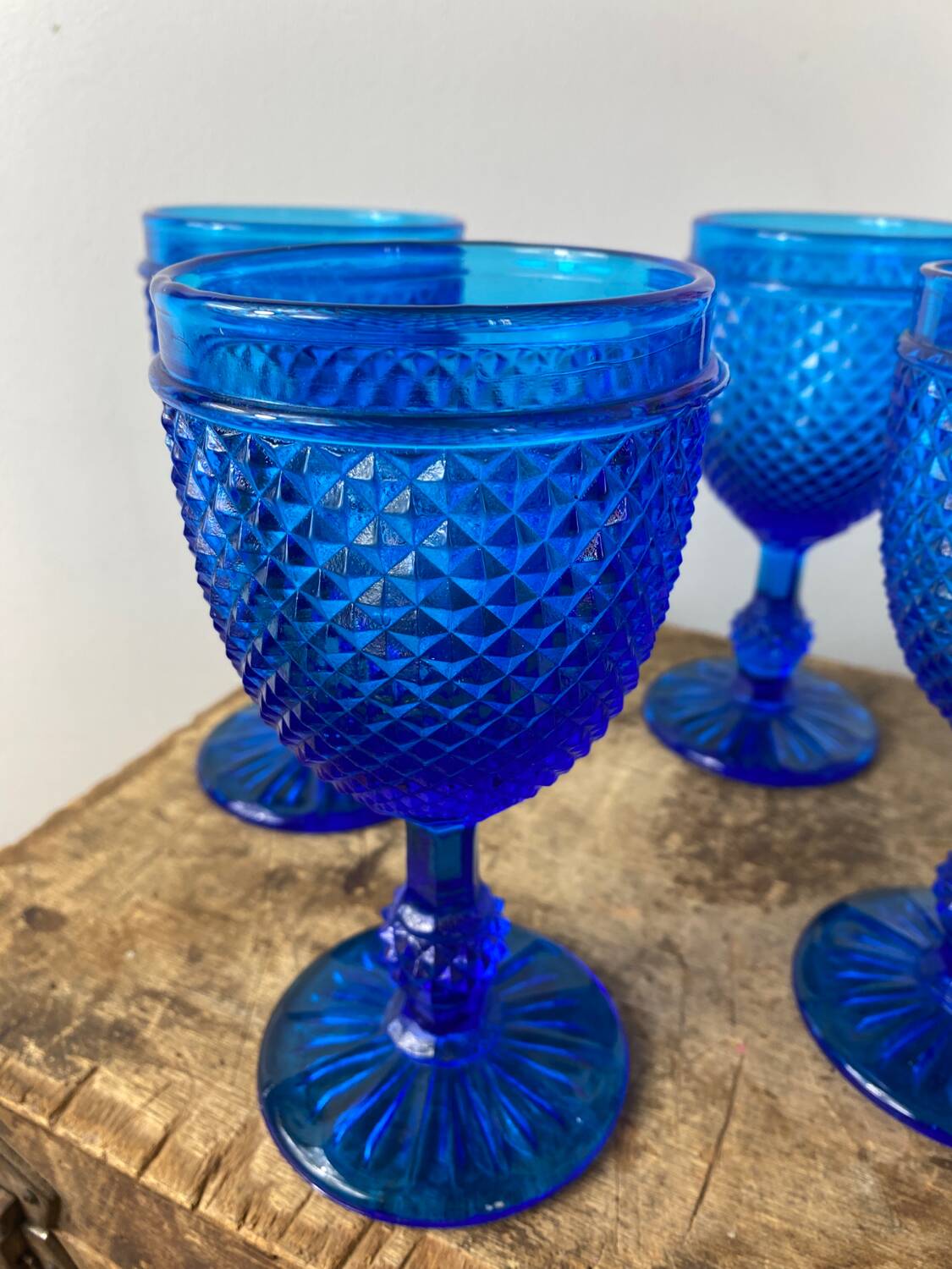 Casa Lopez Diamond-Tipped Wine Glasses