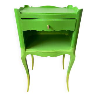 Flashy green console bedside degraded