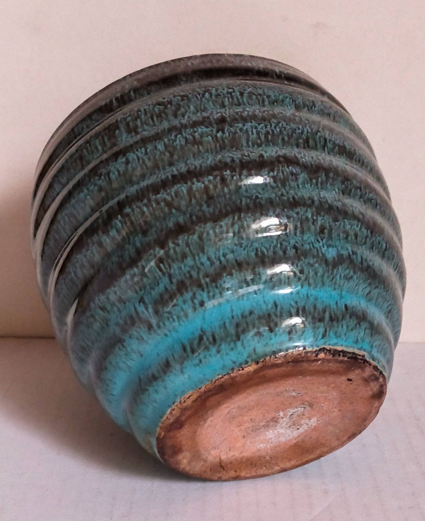 Ceramic planter with speckled enamel gadroons from the 1940s