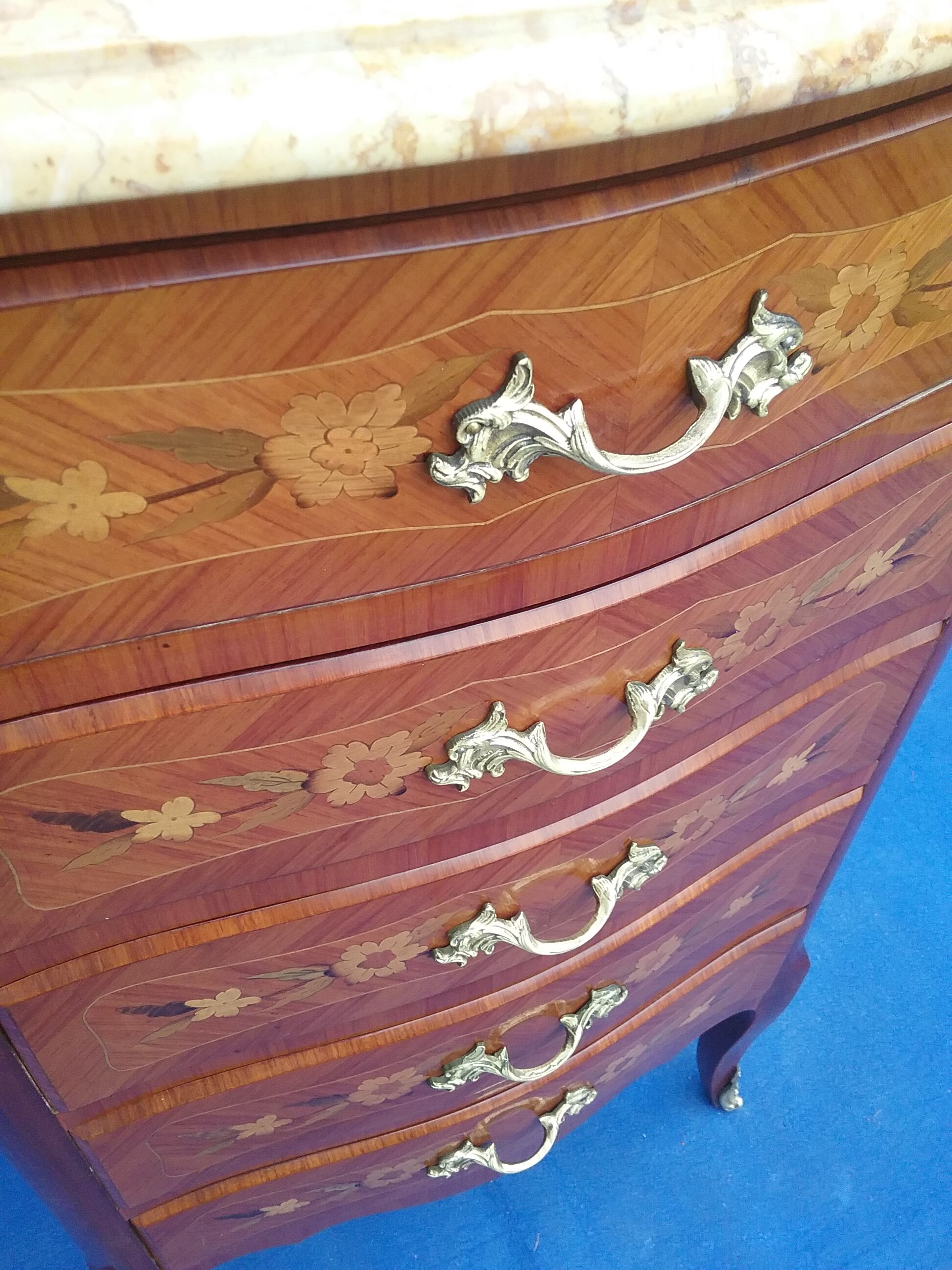 Chiffonnier en marqueterie