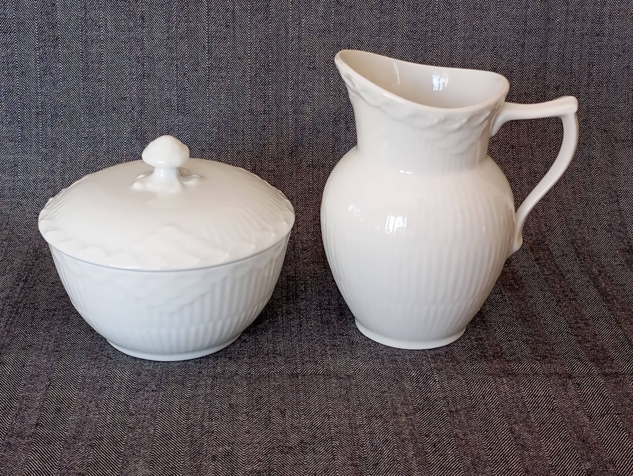 Sucrier couvert et crémier Royal Copenhagen 'White Fluted Half Lace'