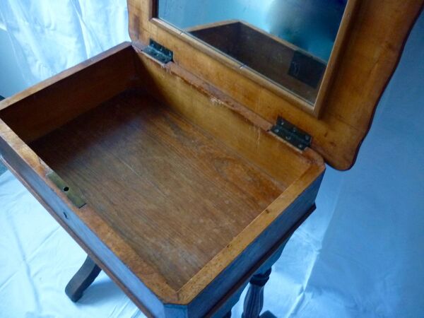 Table travailleuse en noyer