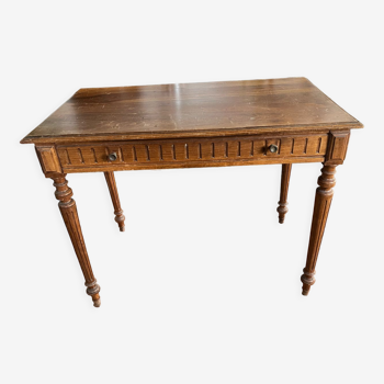 Classic style wooden desk