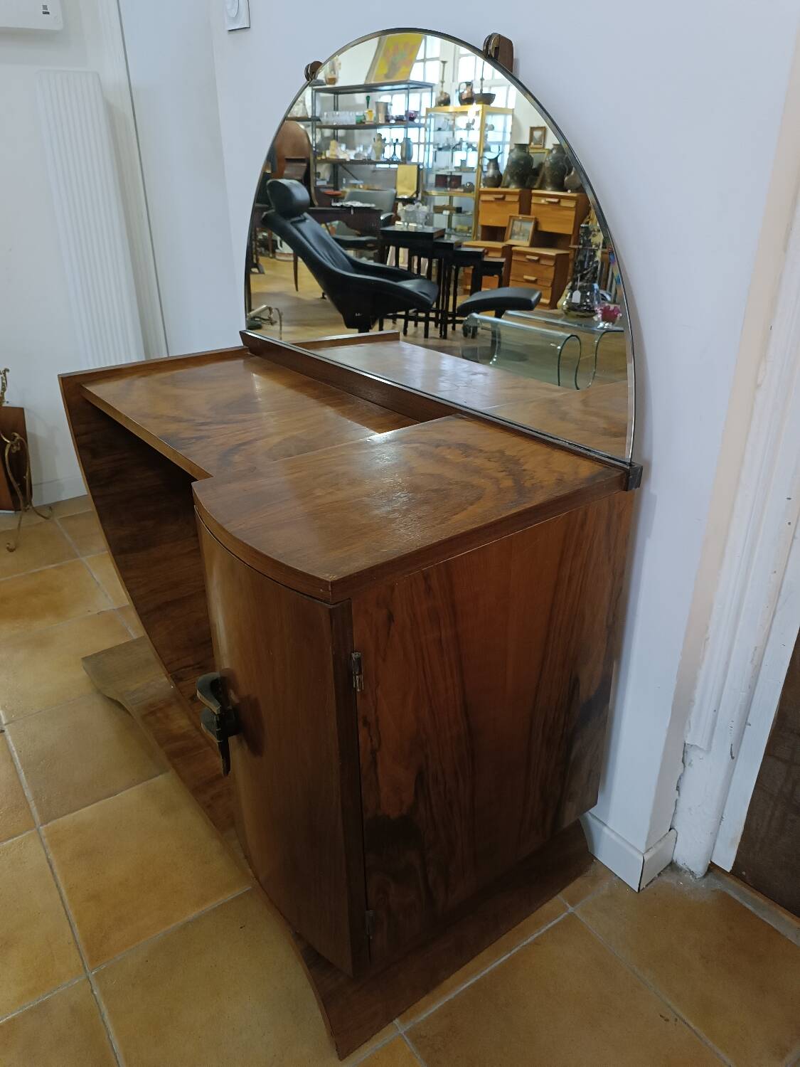 Art deco dresser table from the 30s