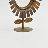 Vintage daisy pose mirror