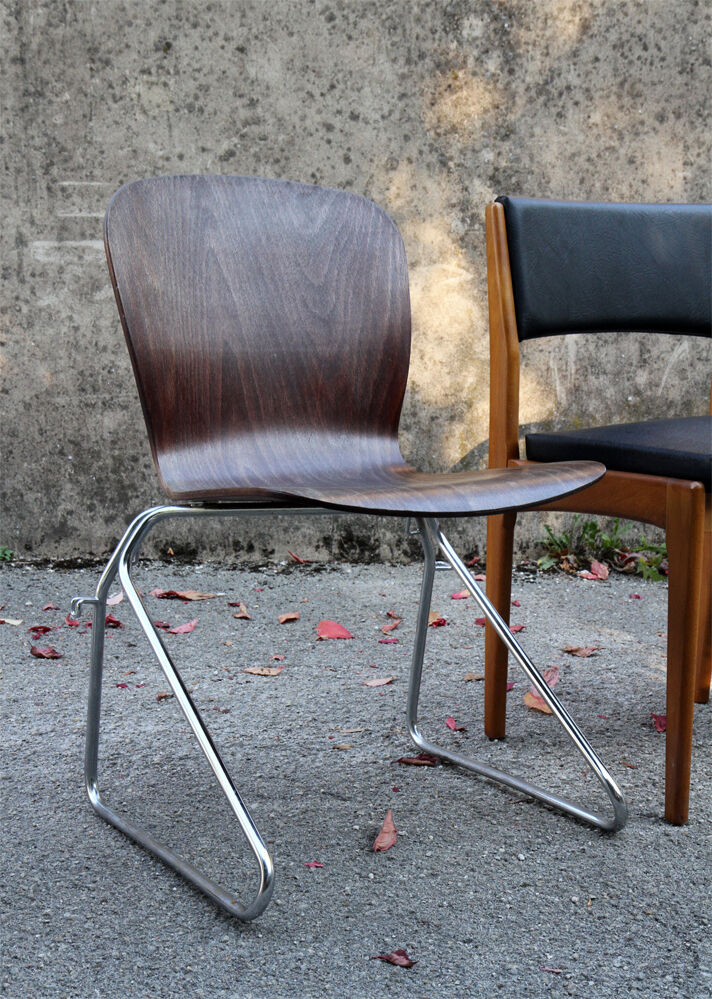 Series of 8 mismatched chairs