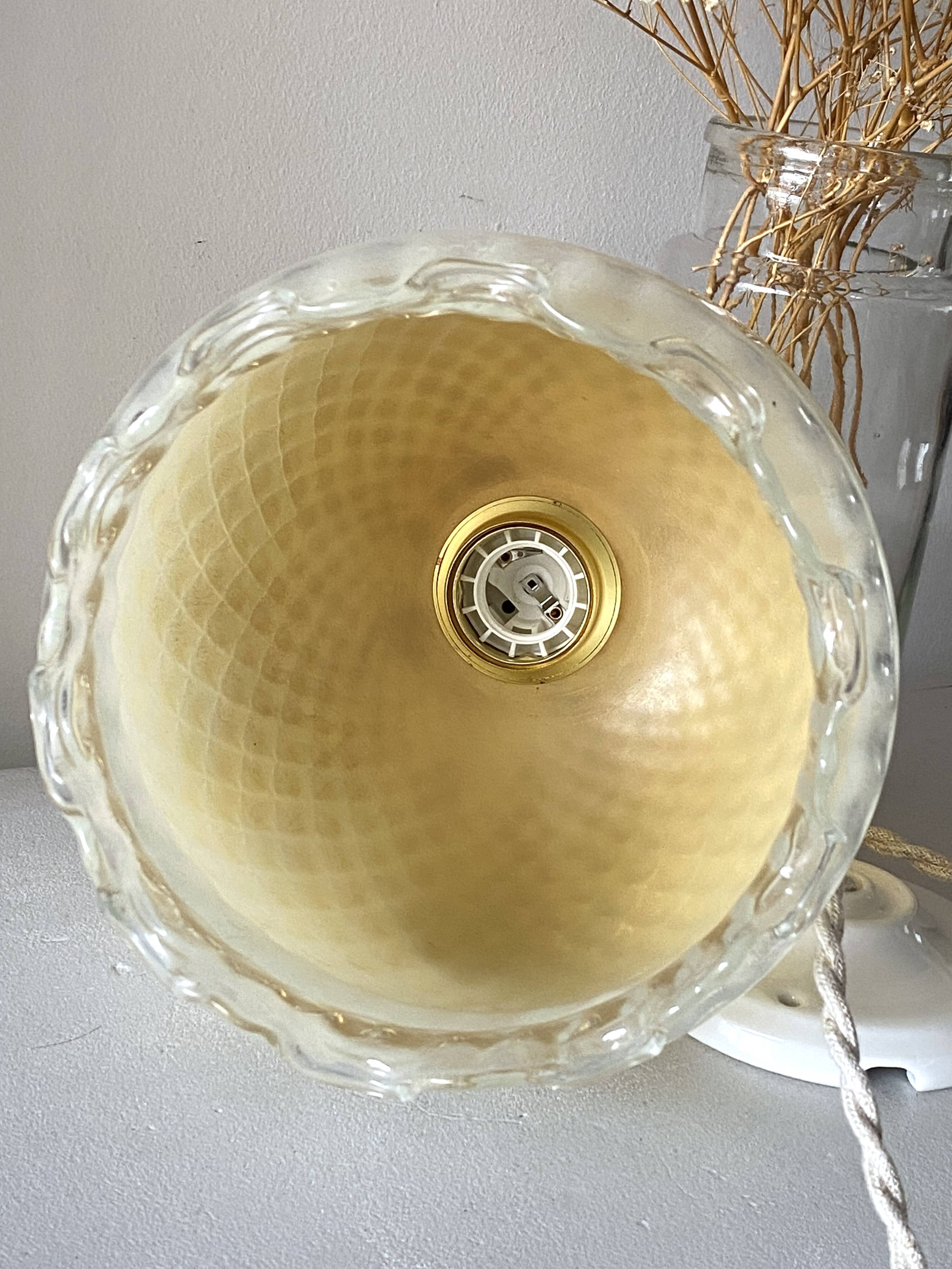 Vanilla pendant light
