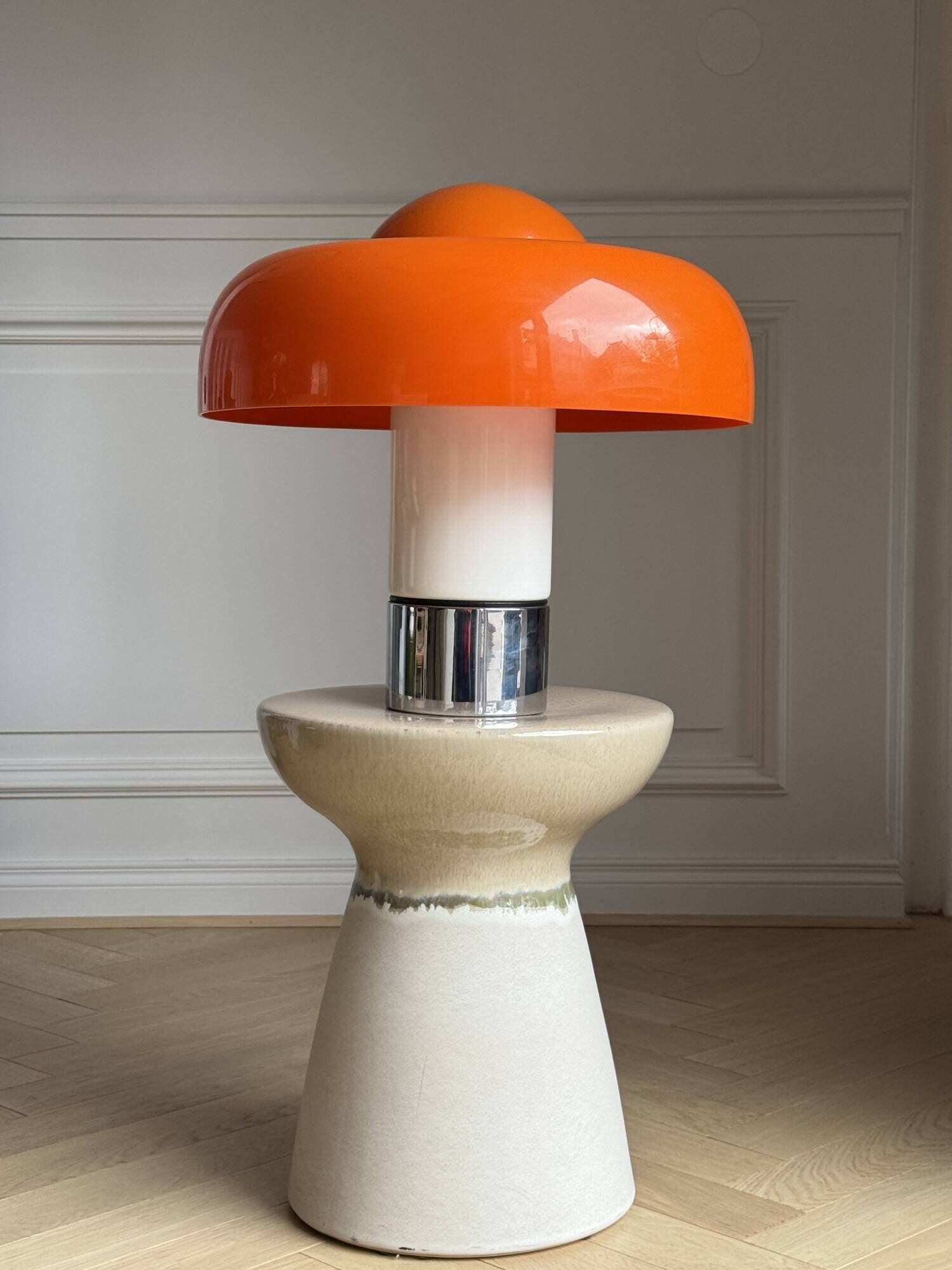 Brumbury lamp by Guzzini, designed by Luigi Massoni.