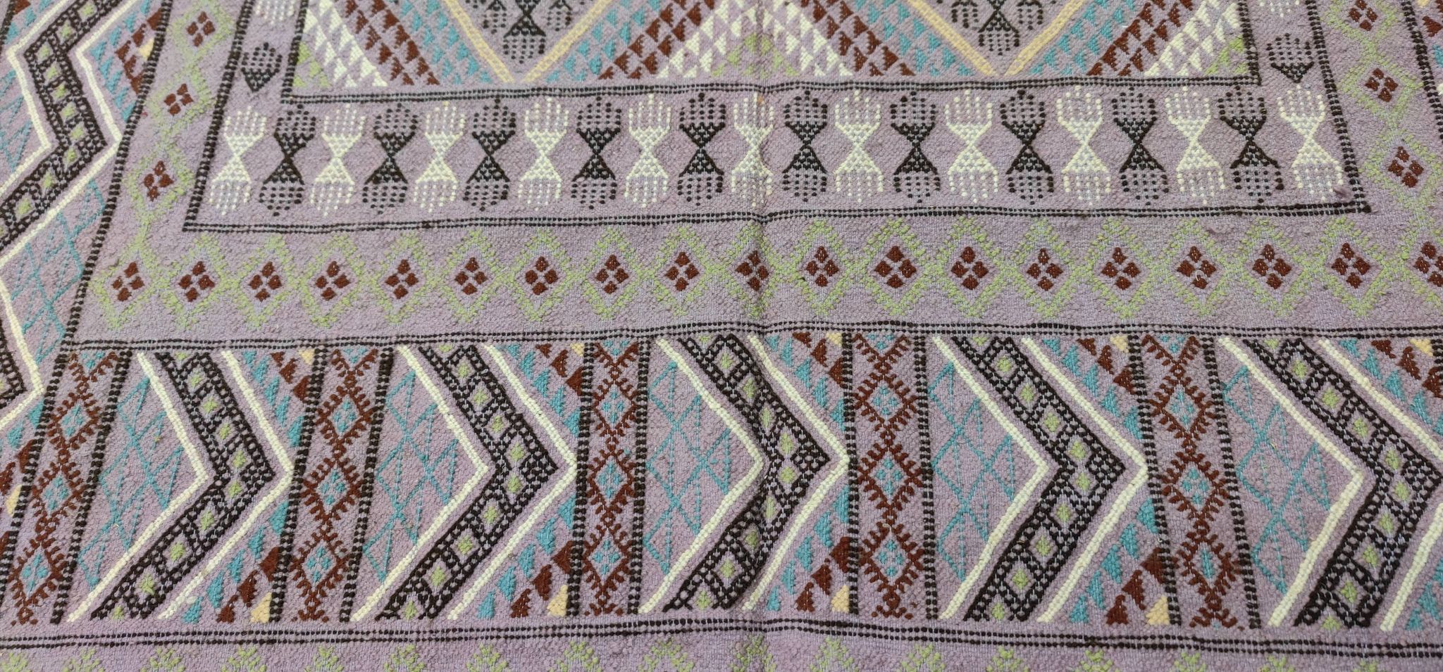 Tapis margoum fait main en laine naturelle