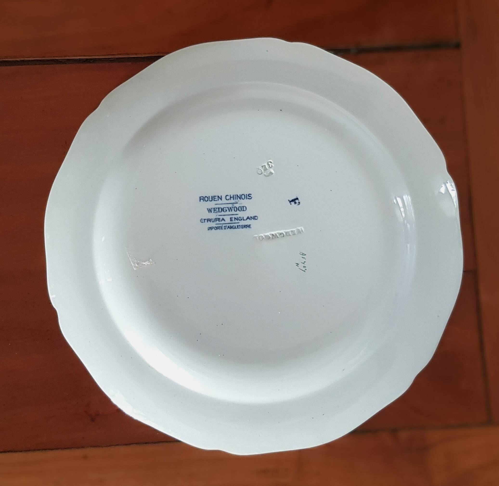 Wedgwood "rouen chinois" porcelain plate