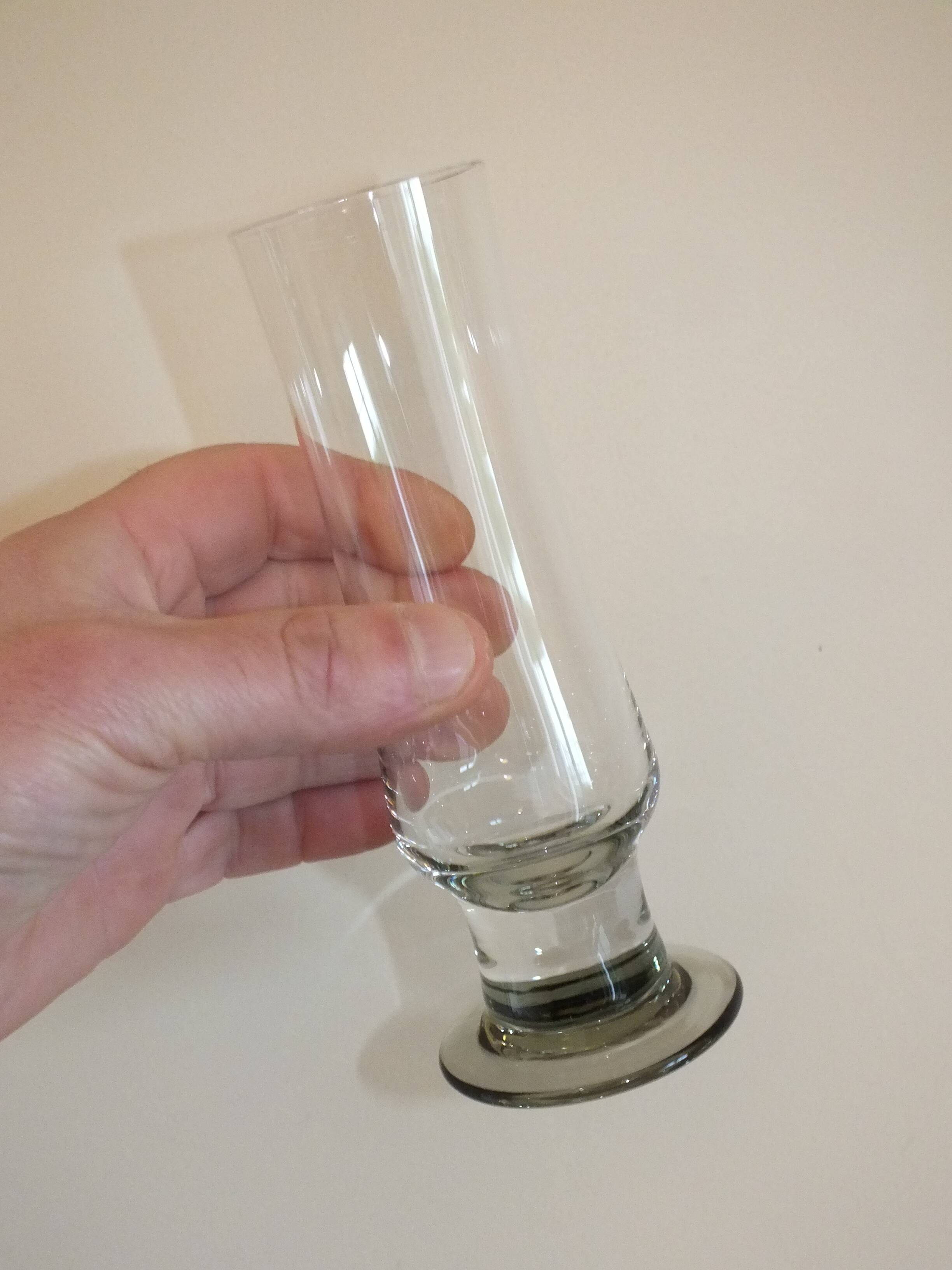 4 flutes + 4 verres à vin en cristal épais Tarente pied gris acier 1970