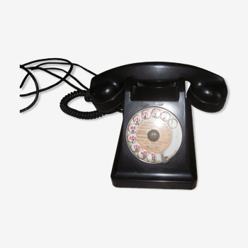 Old telephone in bakelite of the years 60