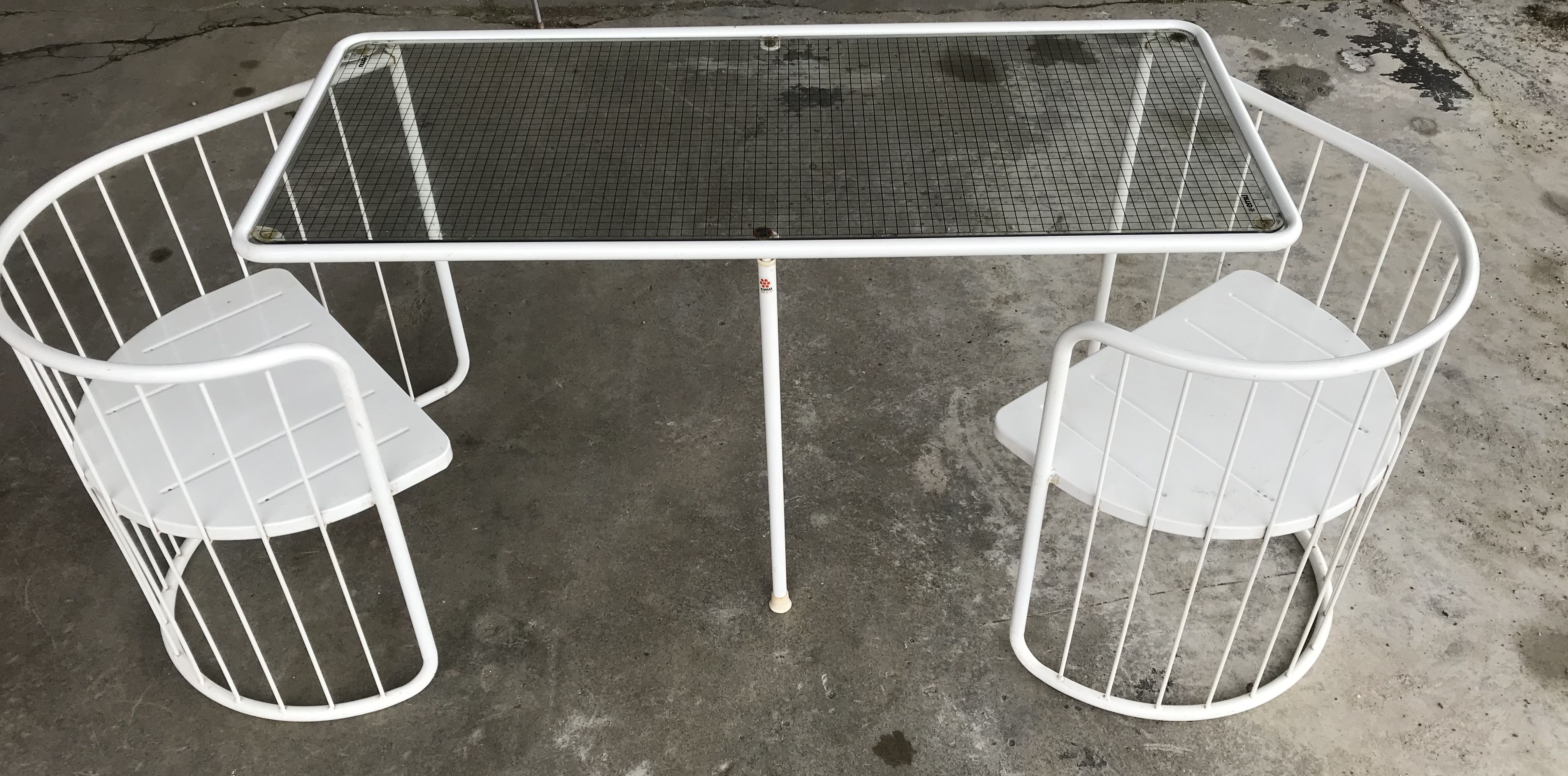 Vintage70's, Emu table in metal and glass, chairs swivelling under the table