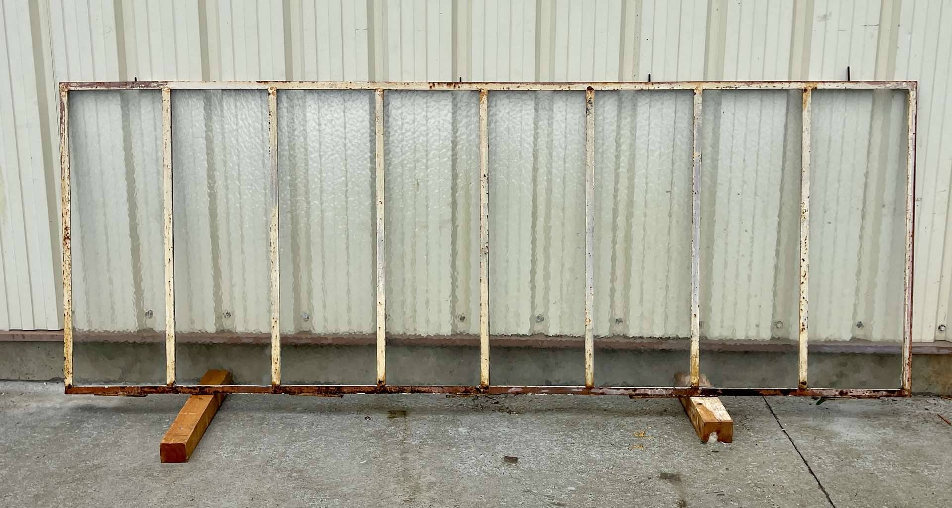 Workshop canopy from the early 20th century in cast iron (1 pane with a crack)