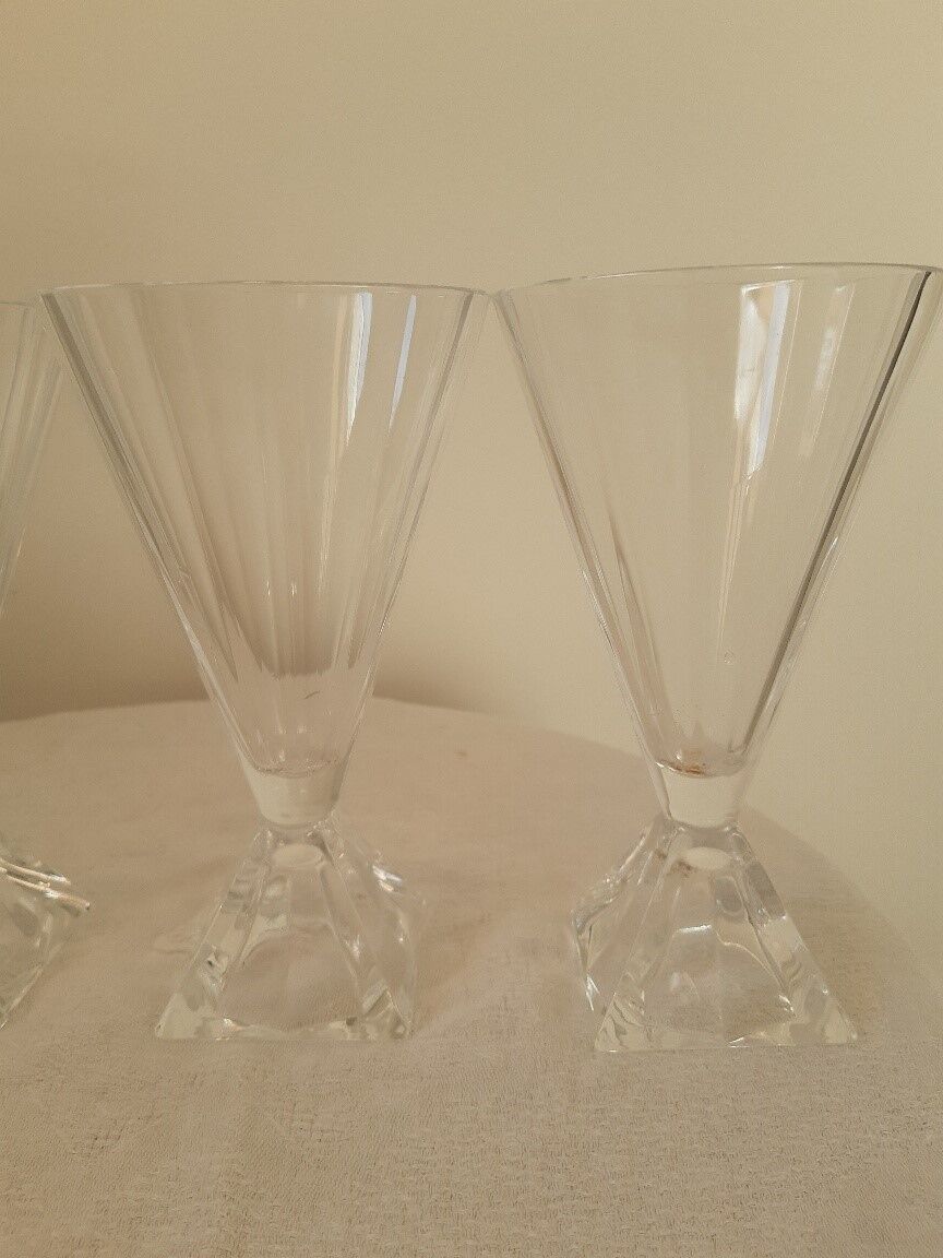 Set of crystal stemware