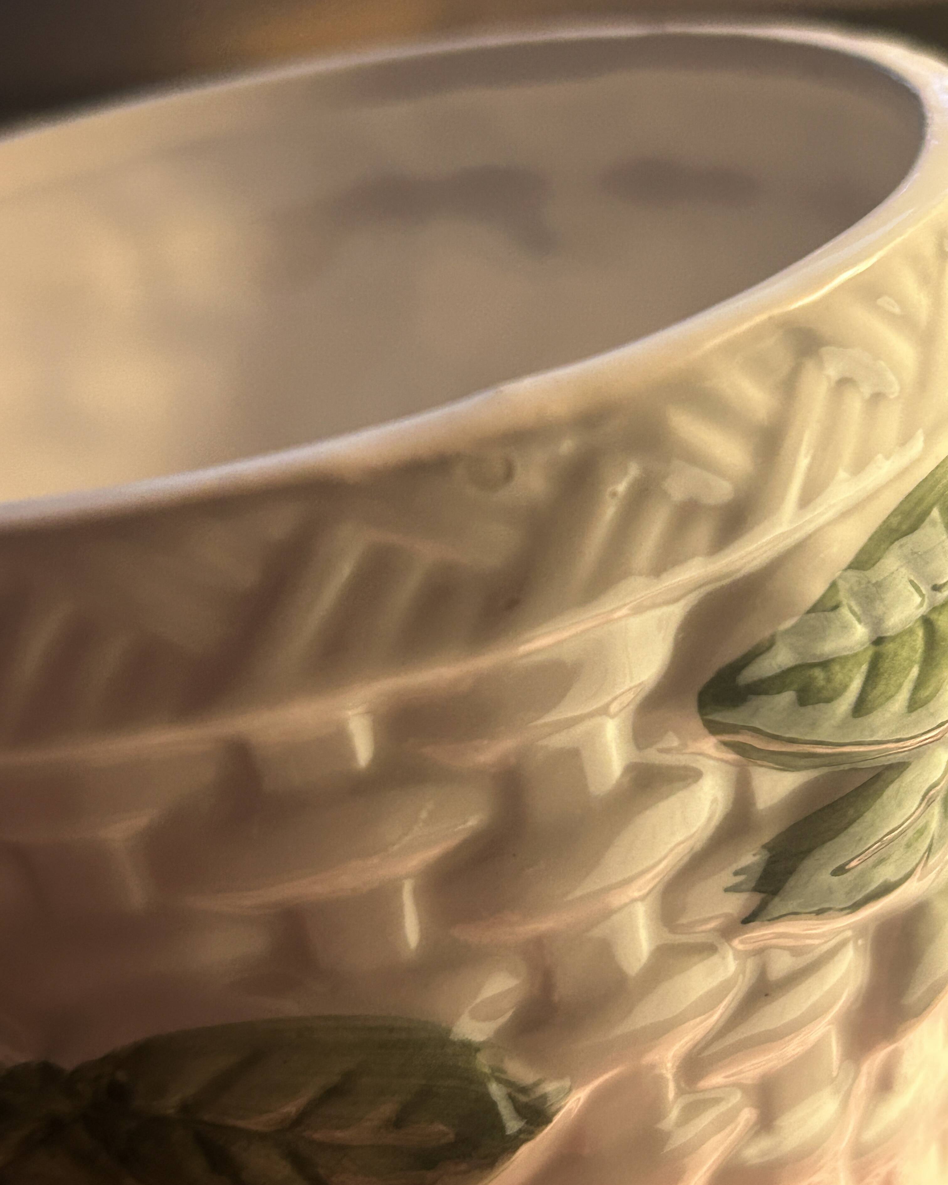 Sugar bowl in barbotine with leaf and green fruit motifs in relief