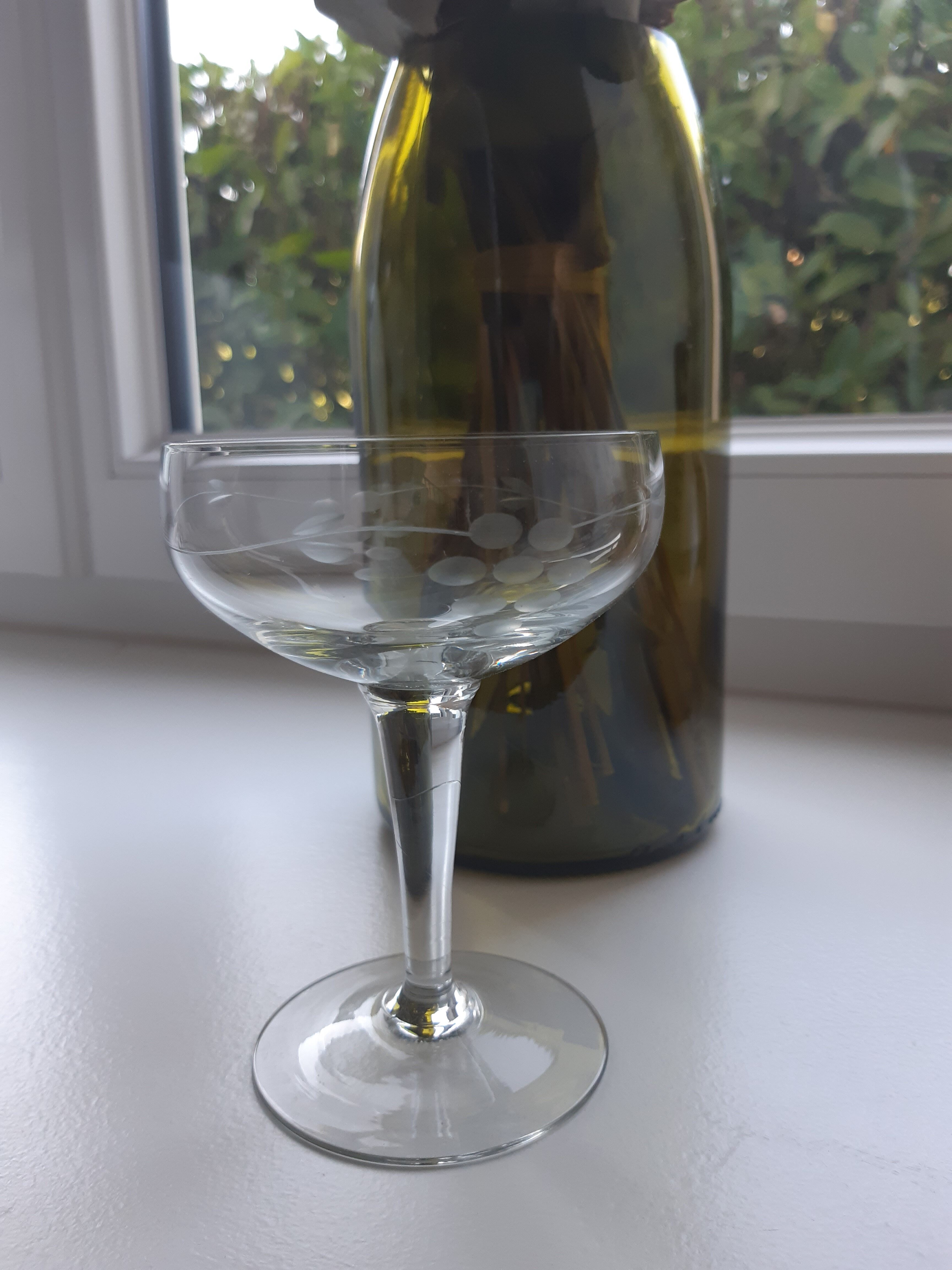 Set of 6 mismatched crystal champagne glasses 30s-40s