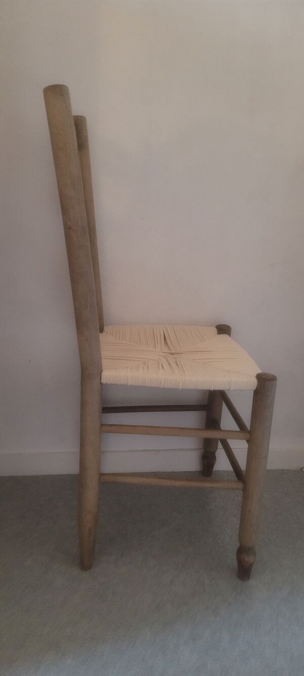 Chaise campagnarde assise en corde