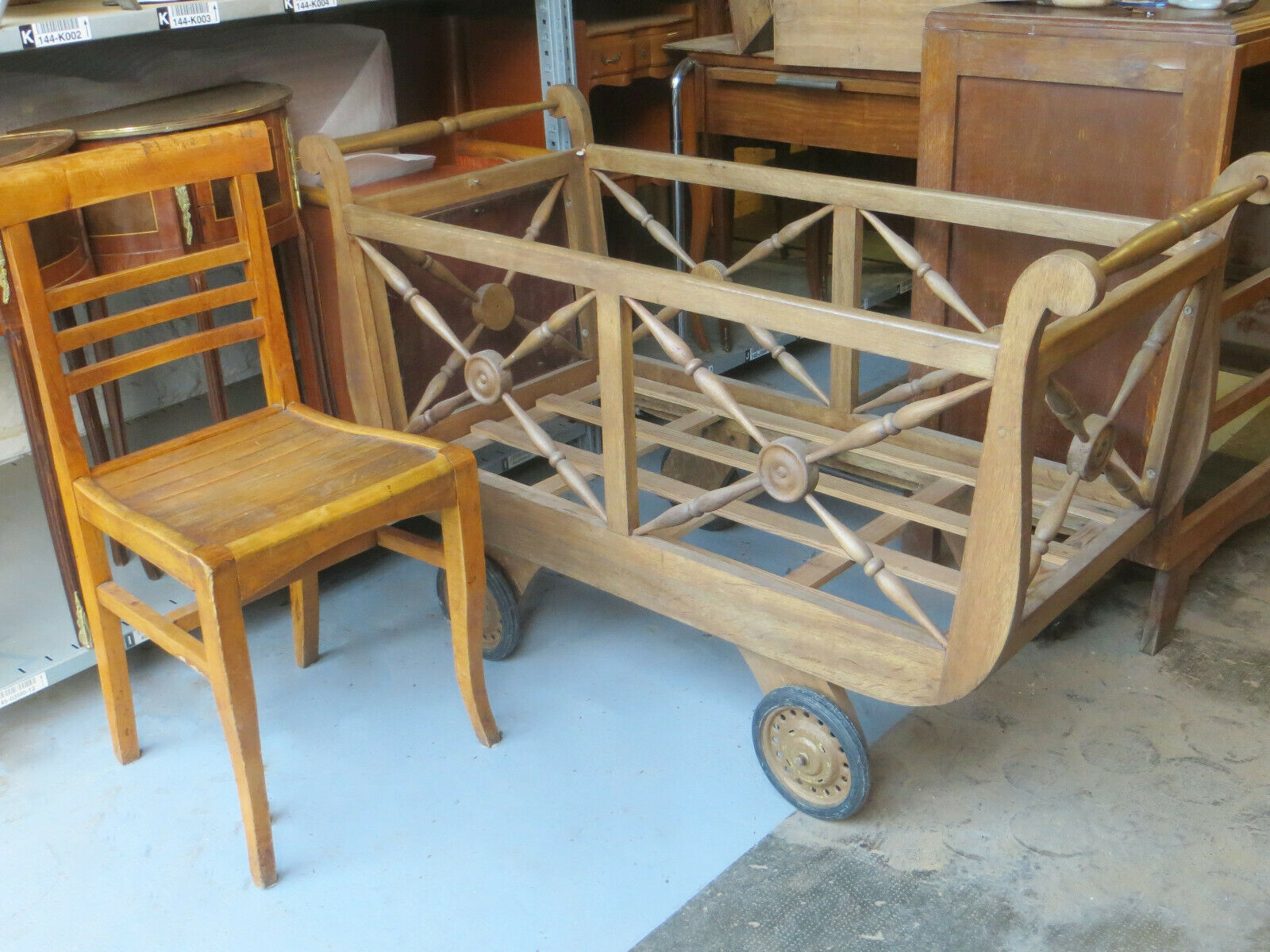 Crib in oak massif 50s vintage