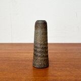 Minimalist pottery vase from the mid-century Dutch studio of Mobach, 1960s.