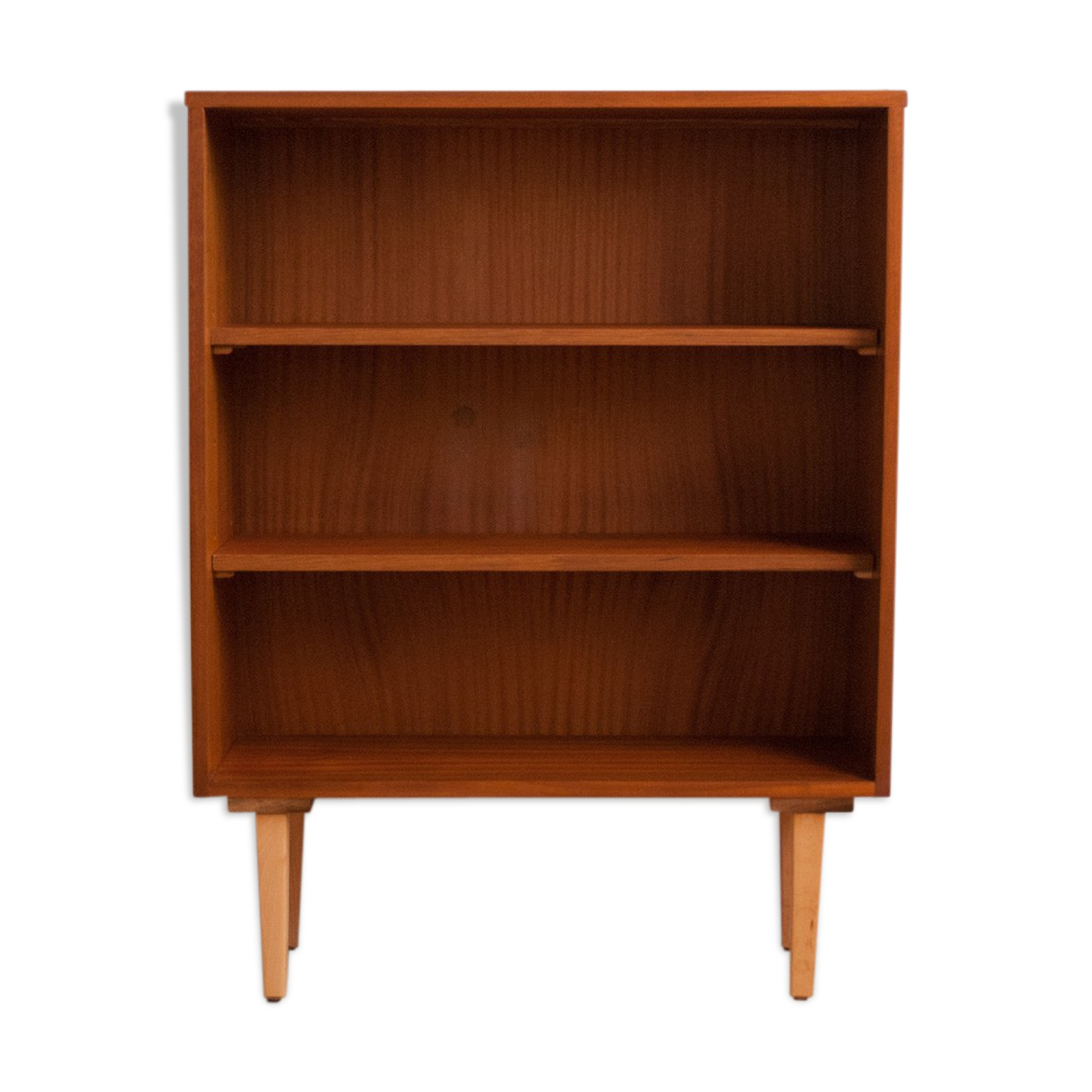 Shelf on spindle feet