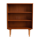 Shelf on spindle feet