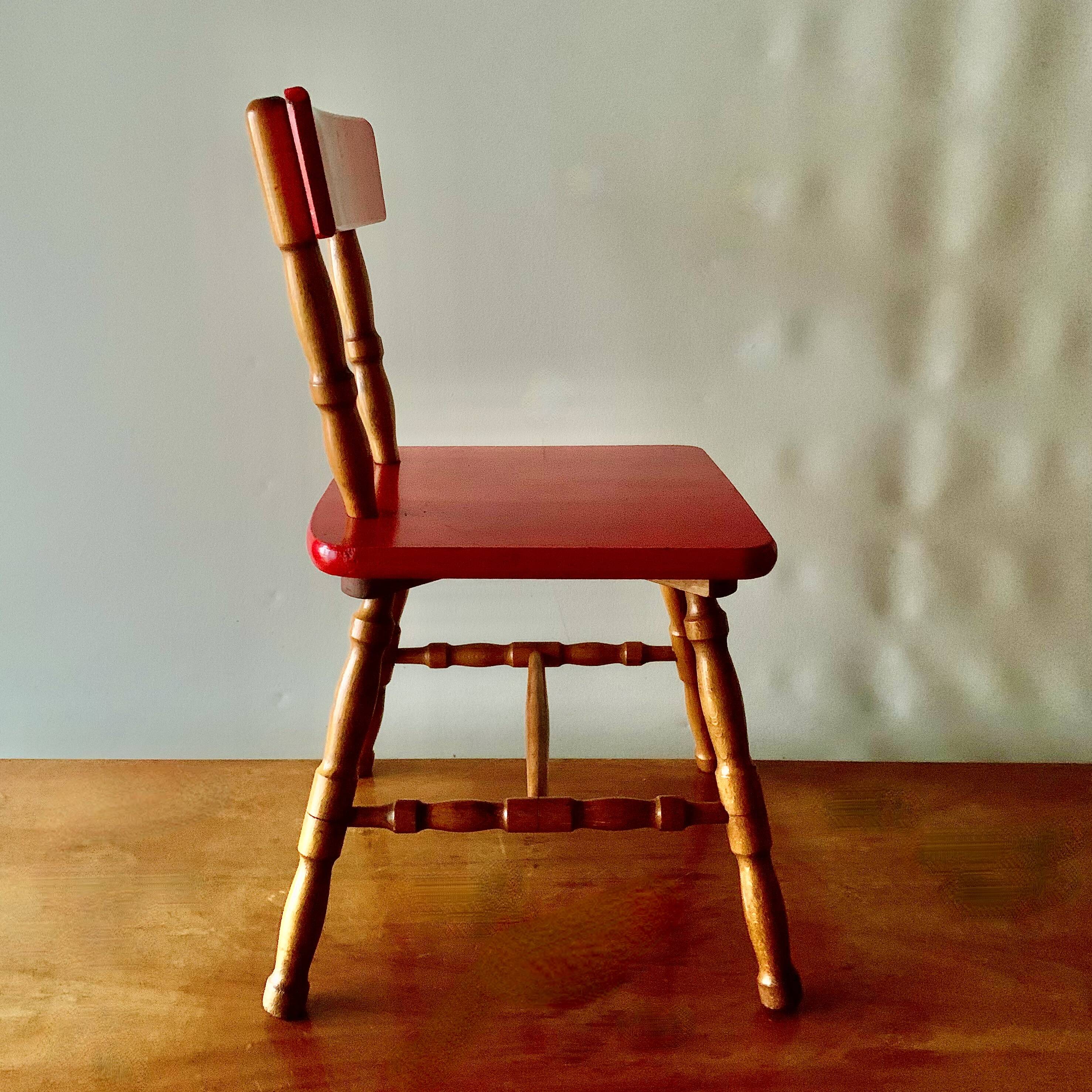 Vintage desk and chair for children in painted wood