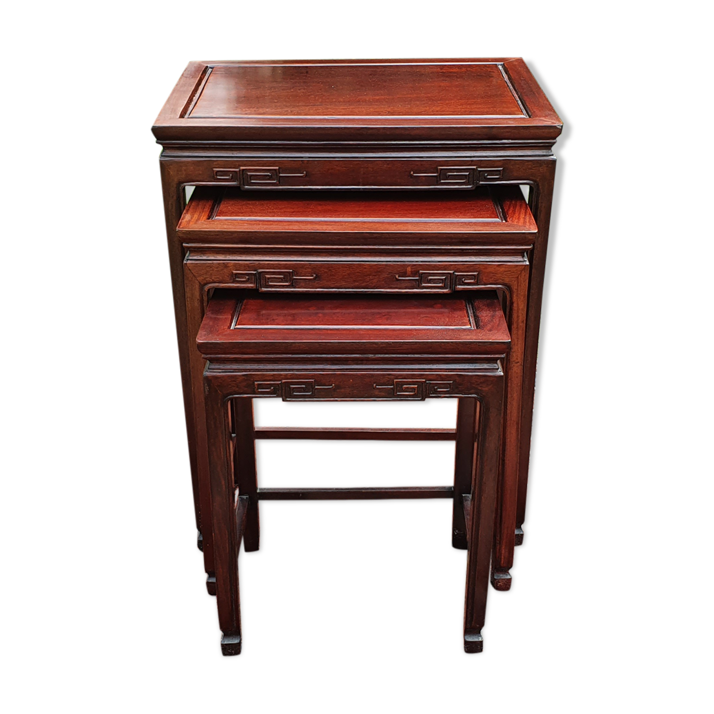 Table Chinese trundle made of rosewood.