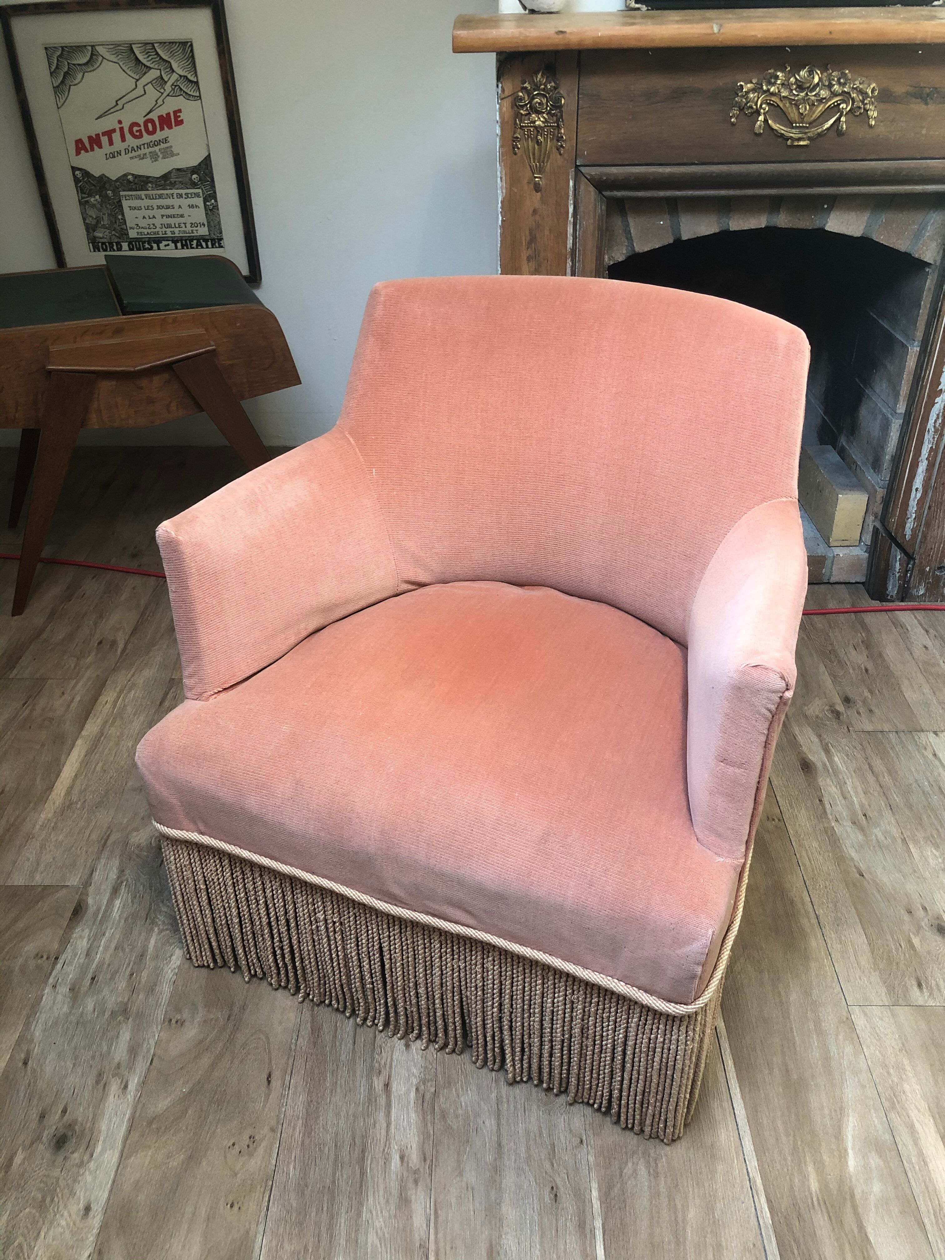 Fringed velvet toad chair