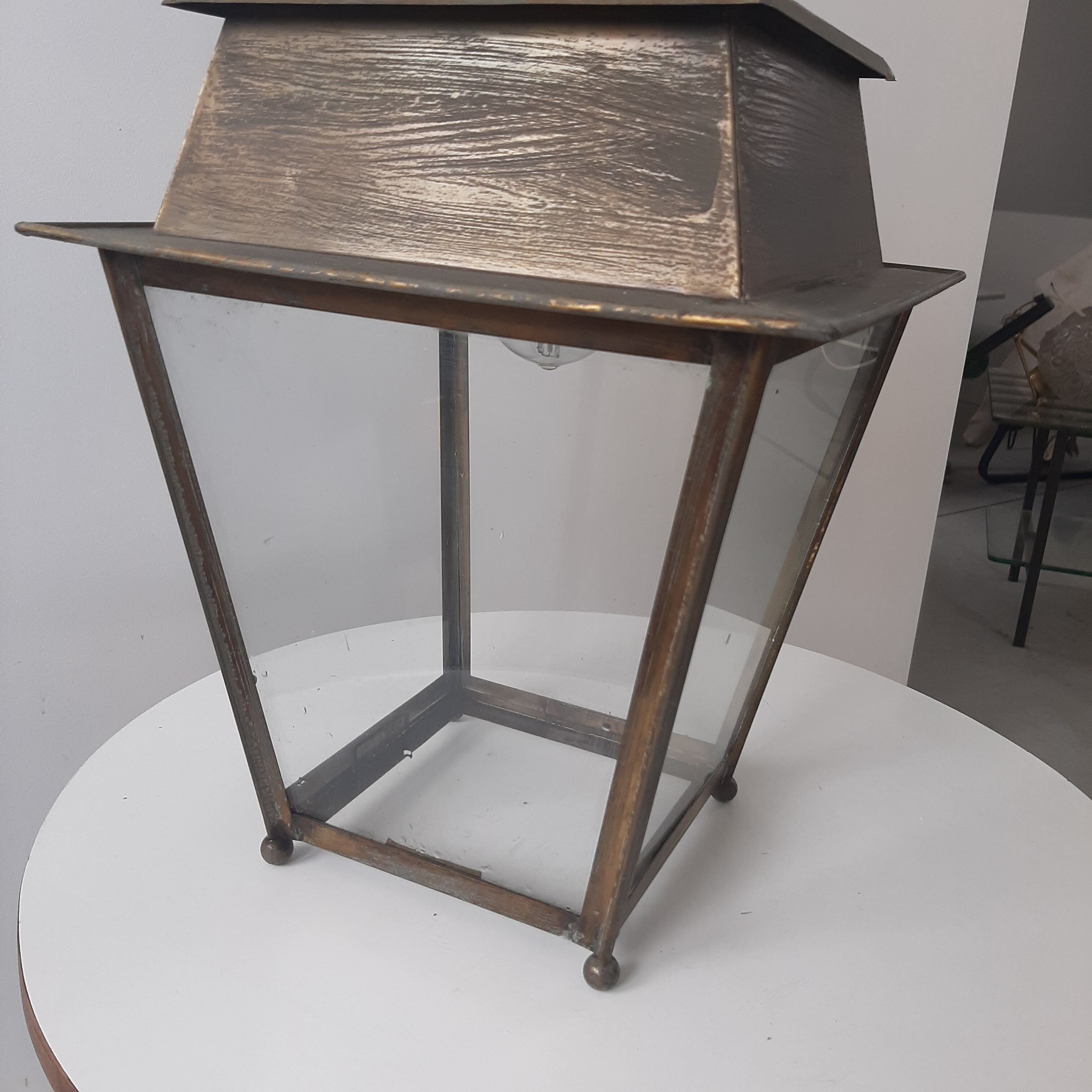 Brass lantern suspension