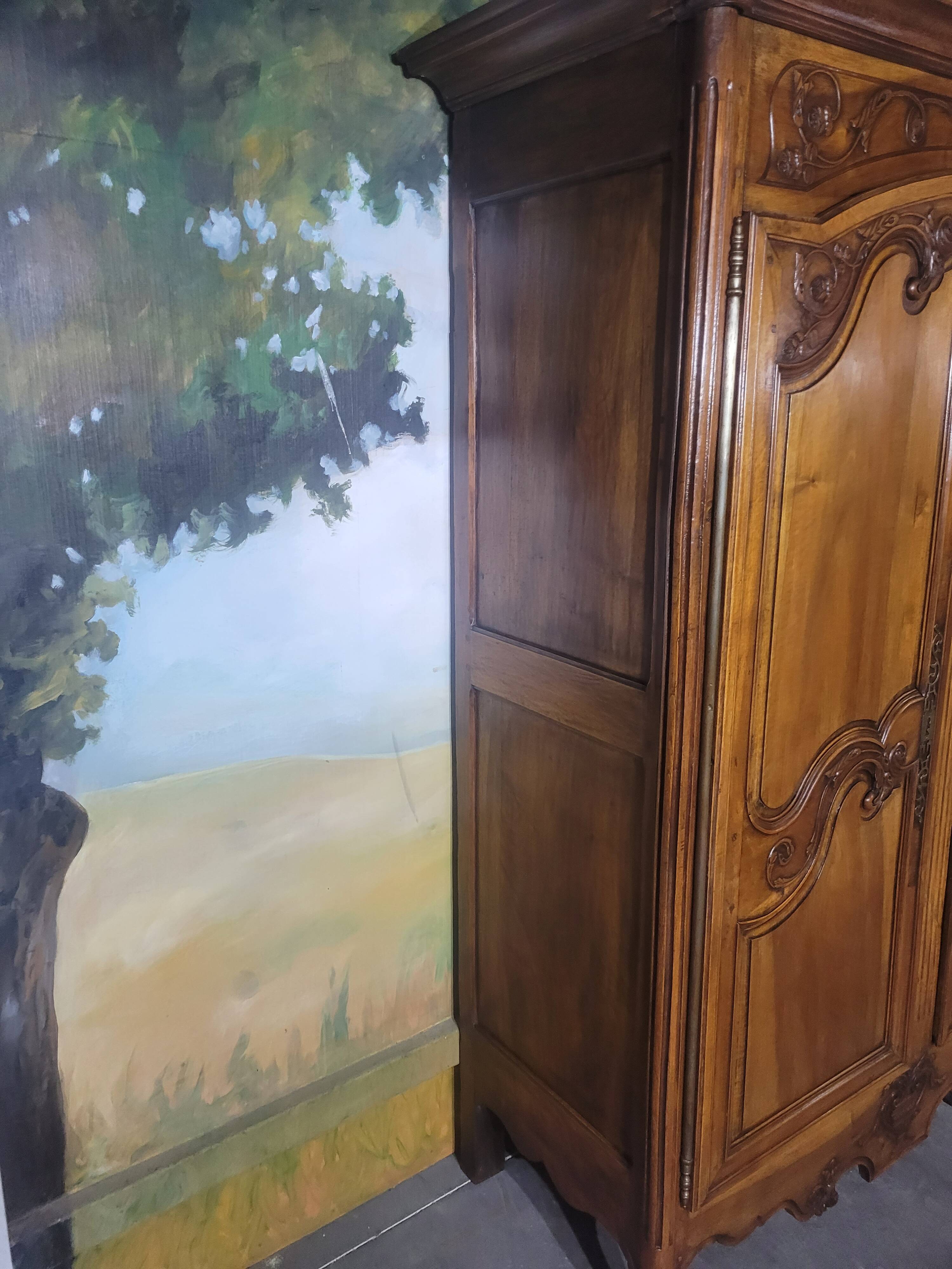 Low walnut cabinet from the late 18th century