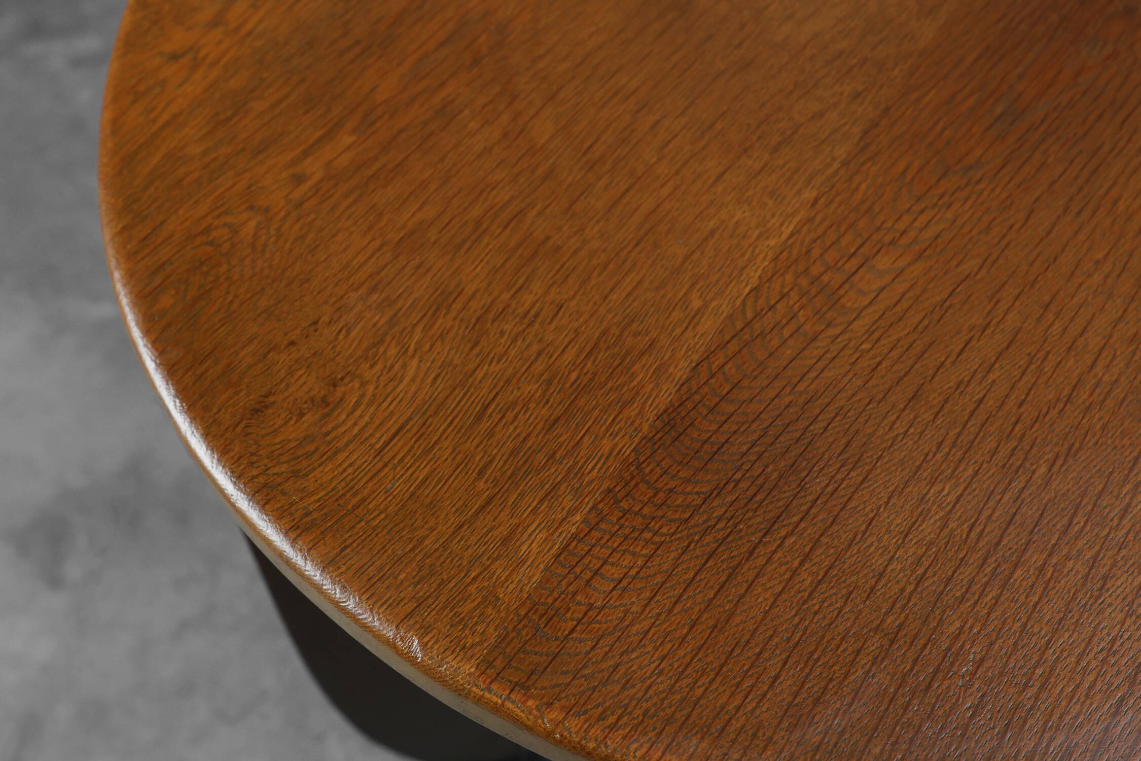 Amsterdamse School Oak round Side Table, The Netherlands, ca. 1920