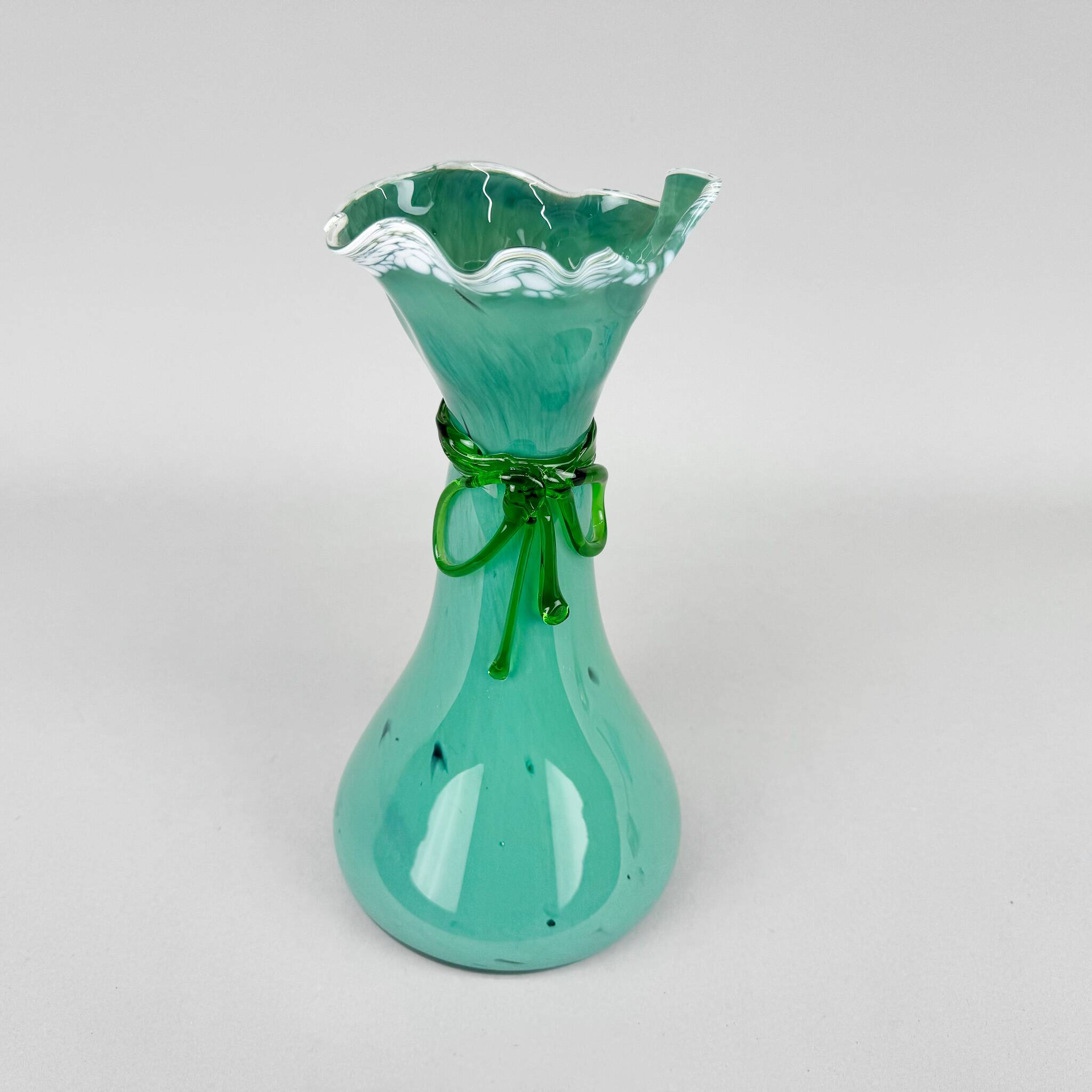 Vase en verre artistique fait main des années 1970