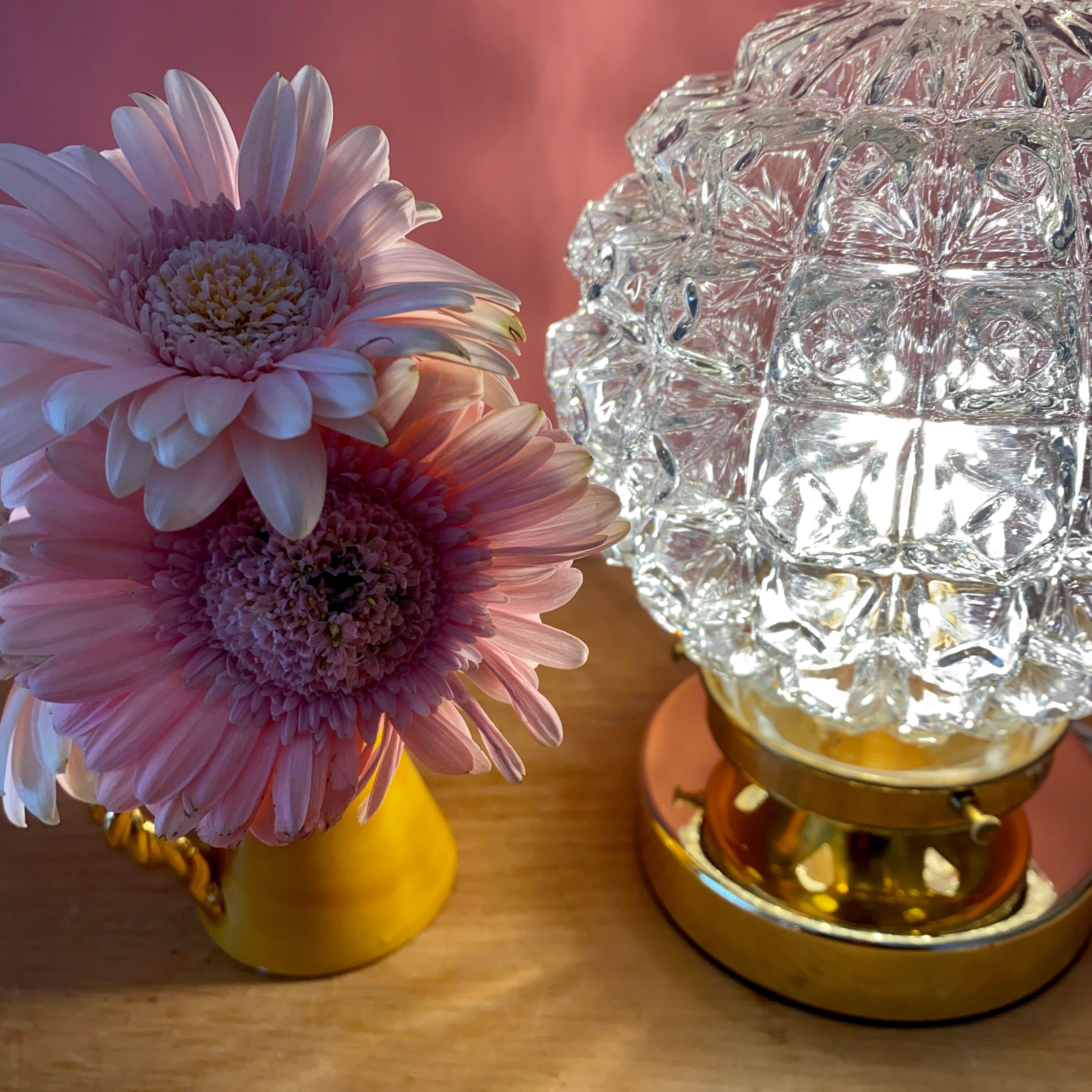Vintage globe table lamp in molded glass