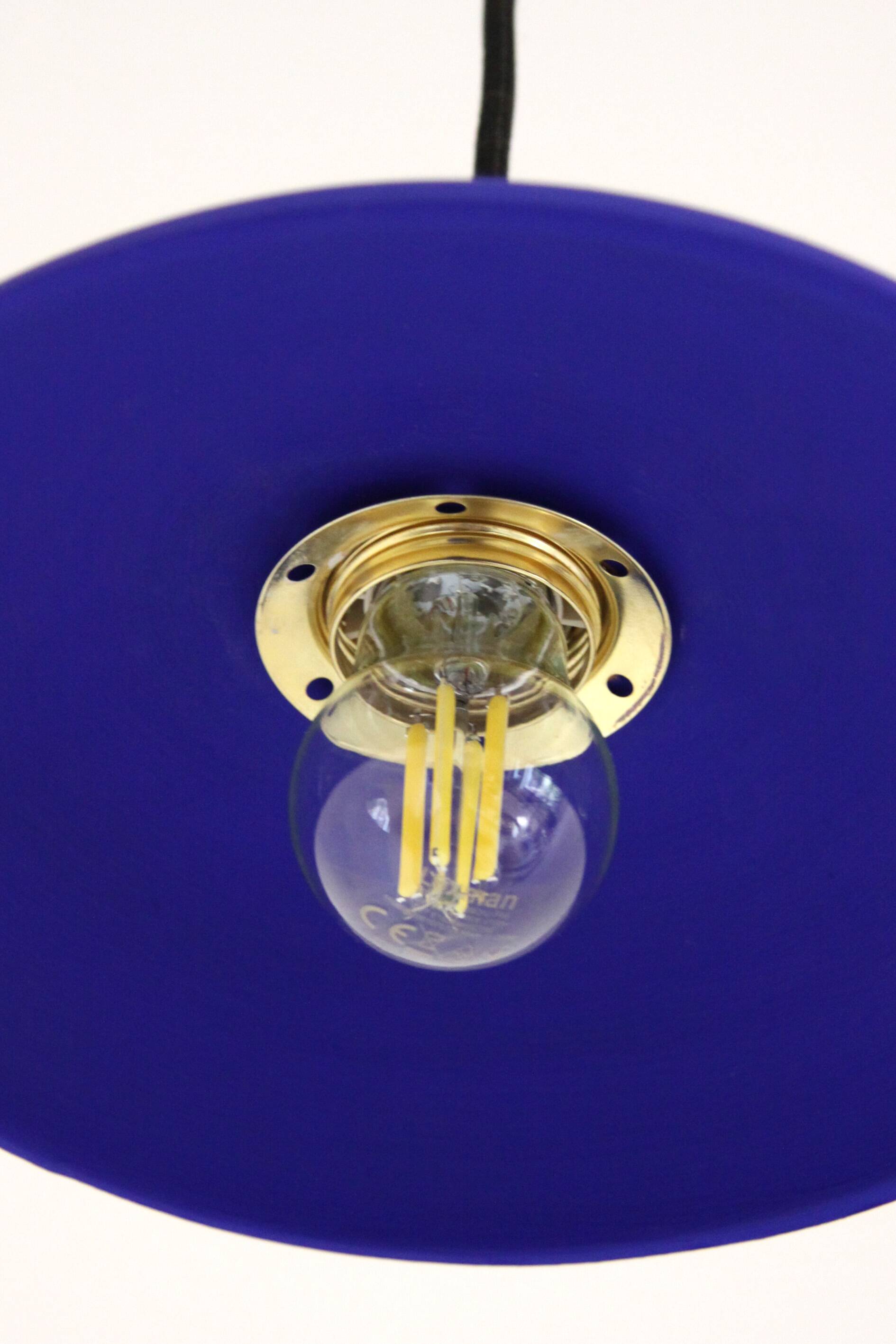 Blue Klein ceramic suspension