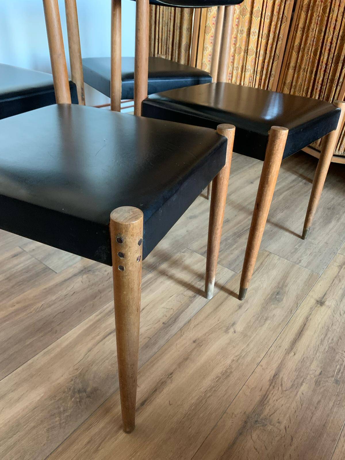 Set of 4 Scandinavian chairs