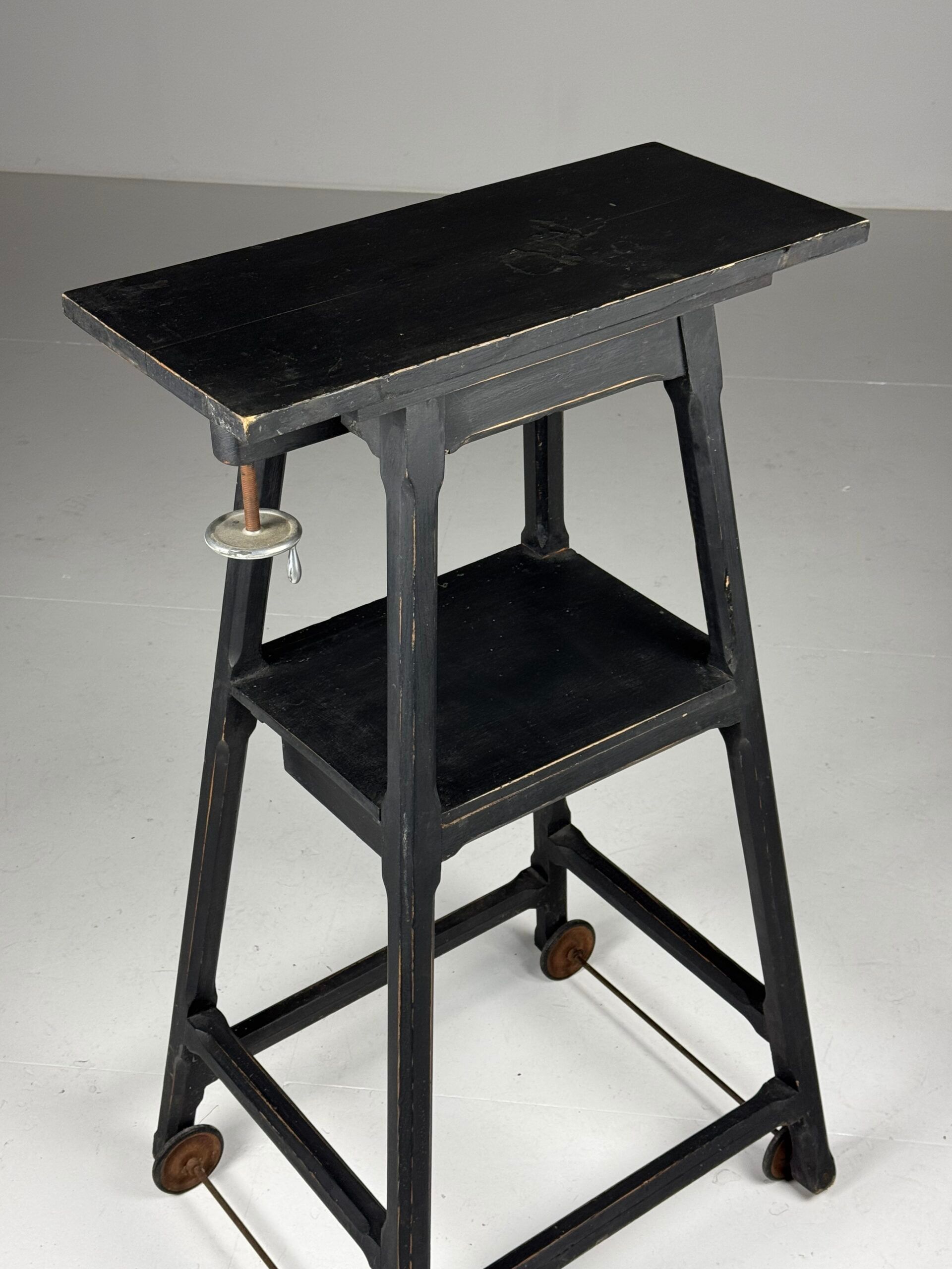Sculpture pedestal column black