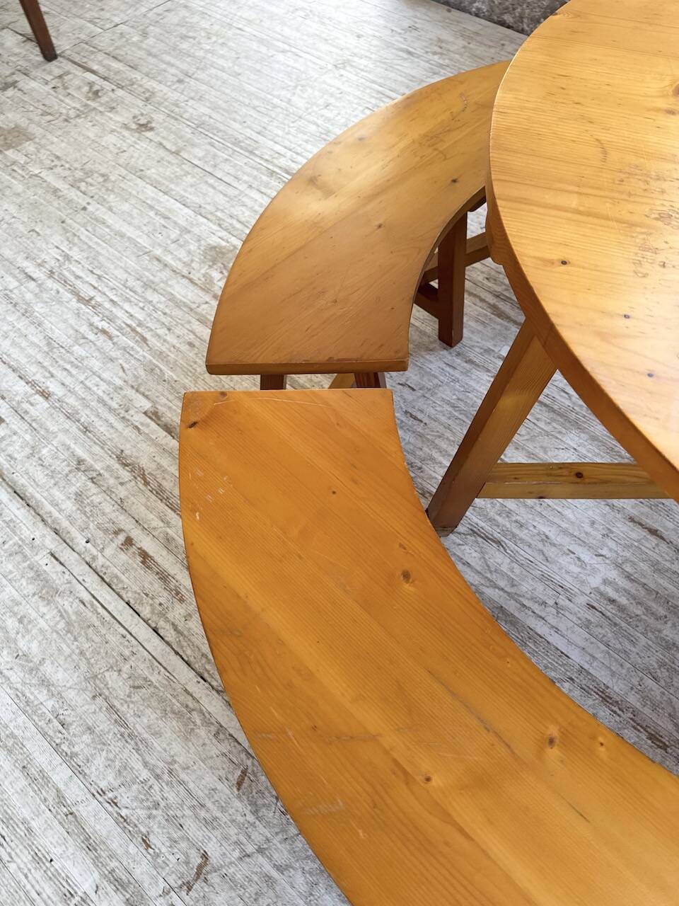 Set of round table and 4 rounded benches, 1950