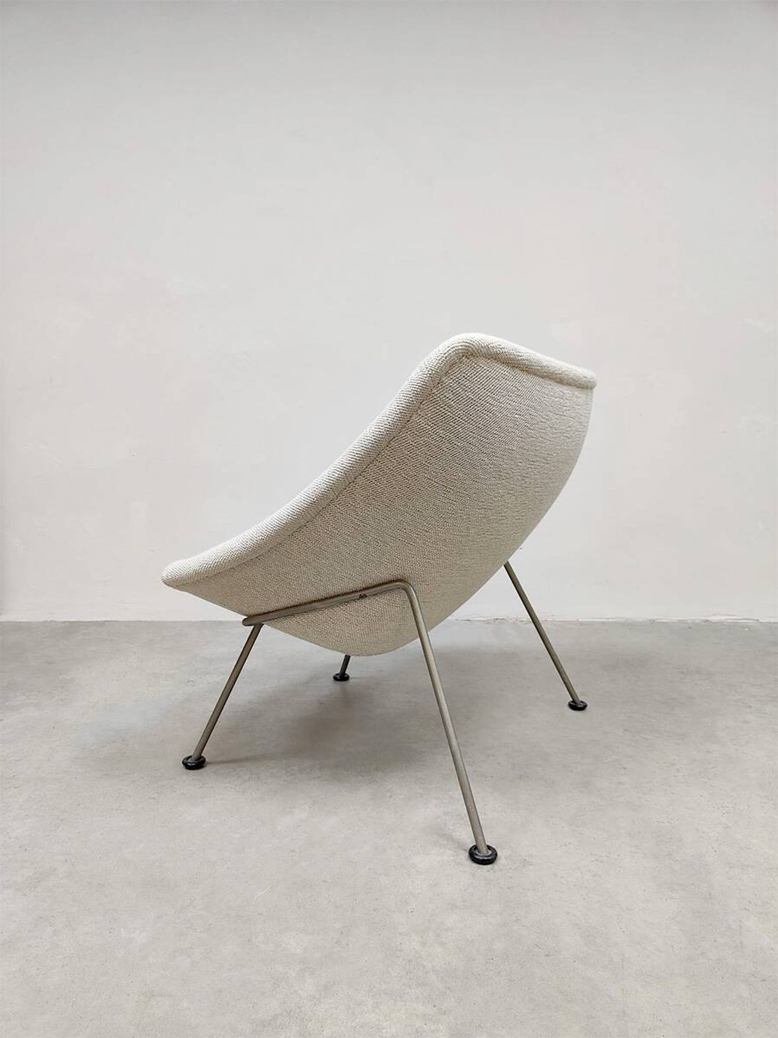 Vintage design Artifort 'Oyster' lounge chair Pierre Paulin 1960