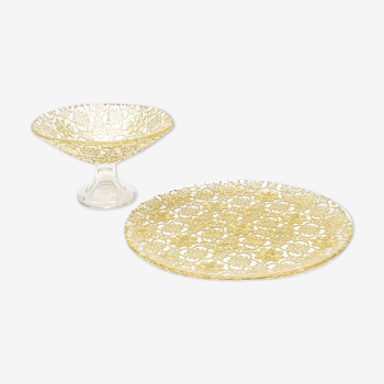 2-course culinary presentation glass arabesque or golden flat round and cup on foot