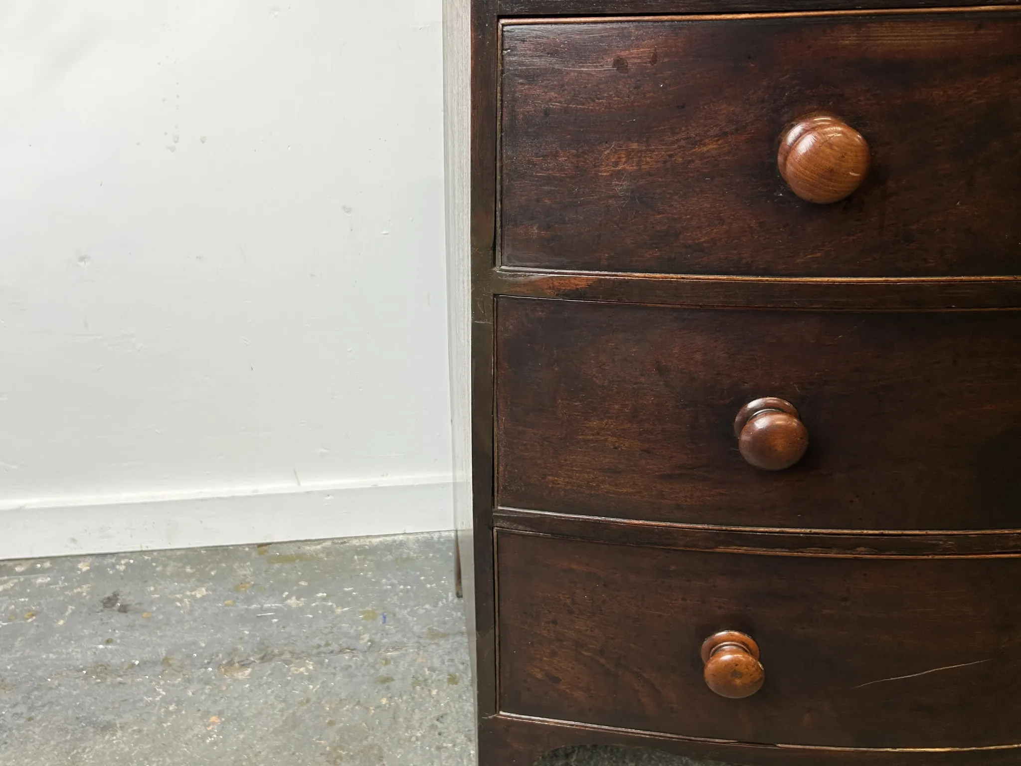 Antique Mahogany Bow Front Chest of 3 Drawers Georgian c1800-1830 Splay Fee