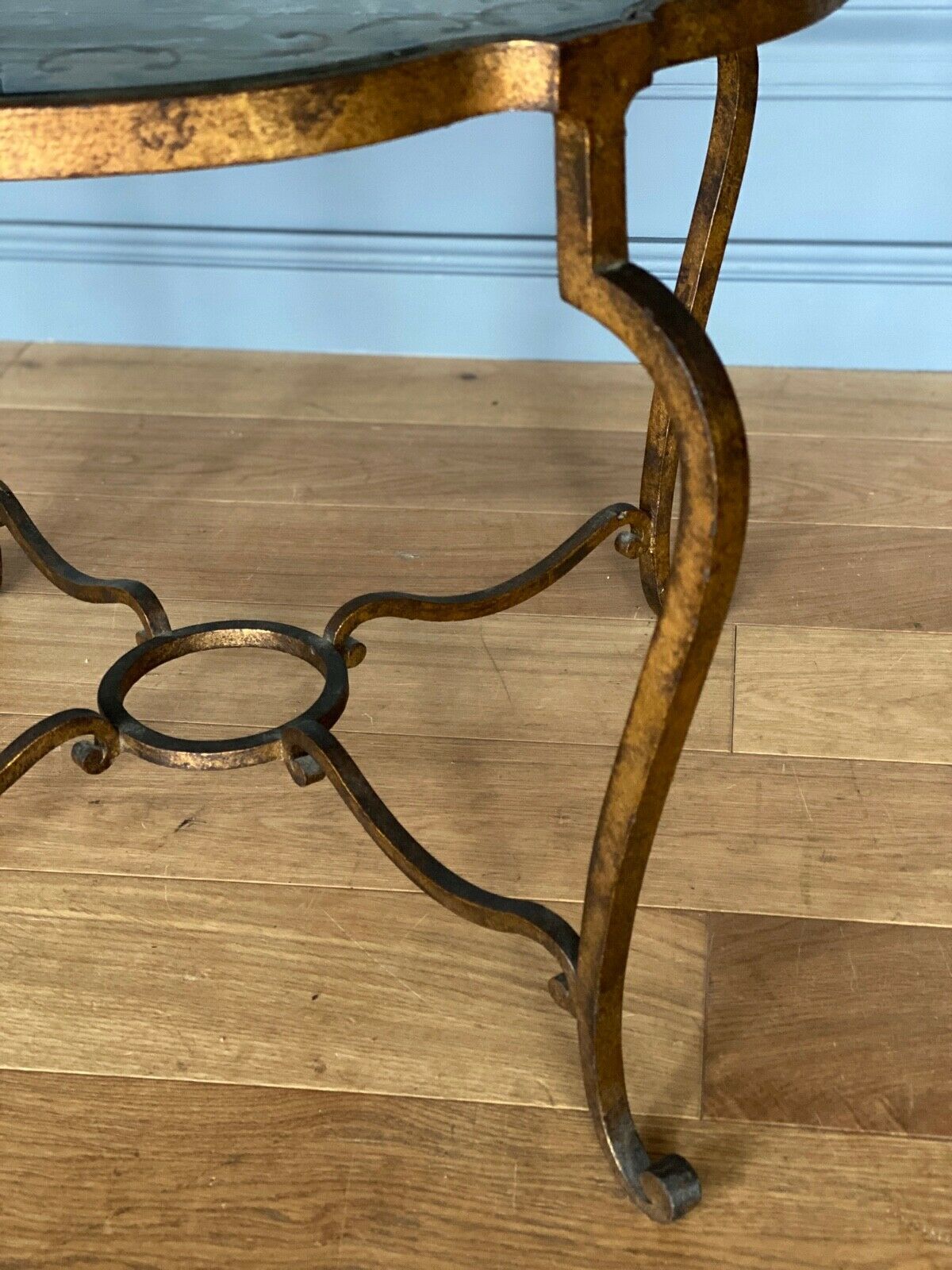 Gueridon 1940 french work ironwork doree plateau eglomise