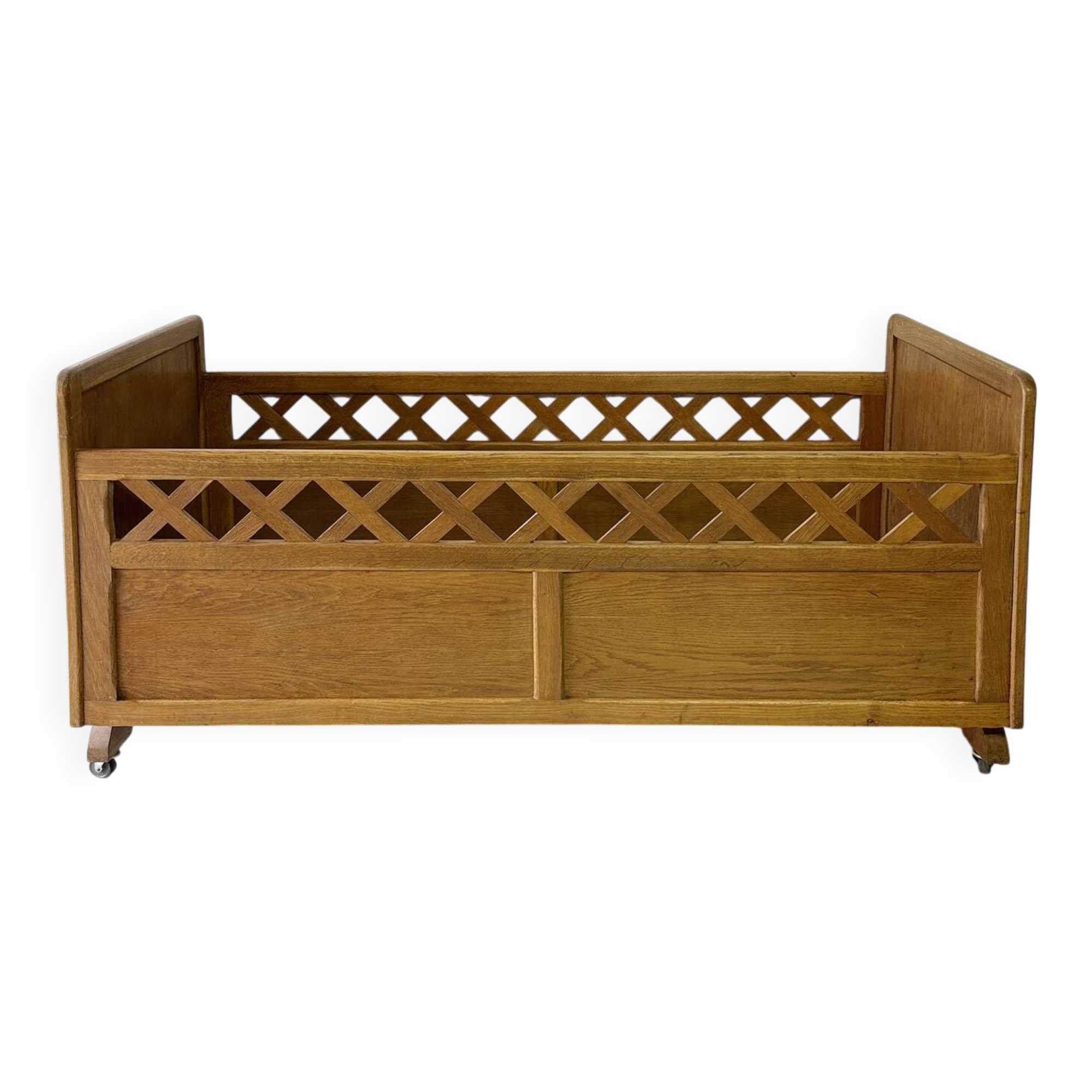Vintage children's bed from the 50s/60s.