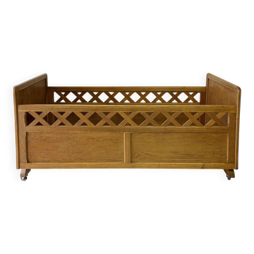 Vintage children's bed from the 50s/60s.