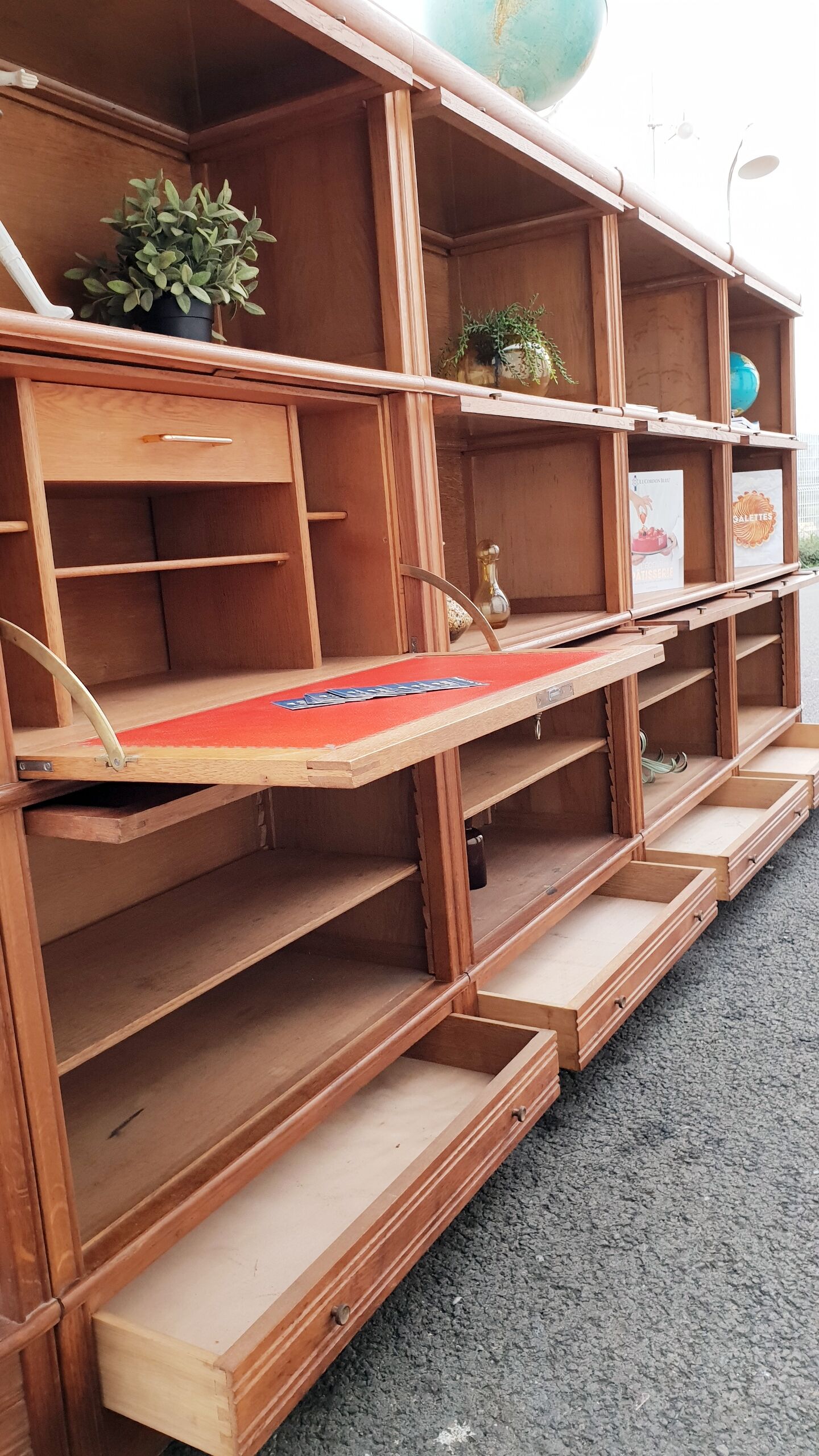 Vintage notary library