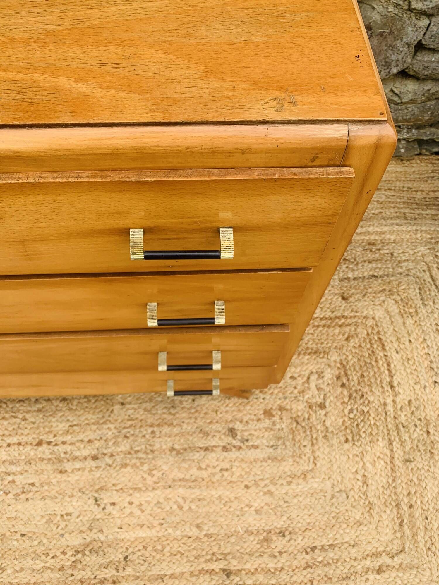 Vintage chest of drawers with 4 drawers from the 1960s.