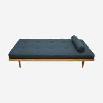 1960s daybed in beechwood, darkblue polstery